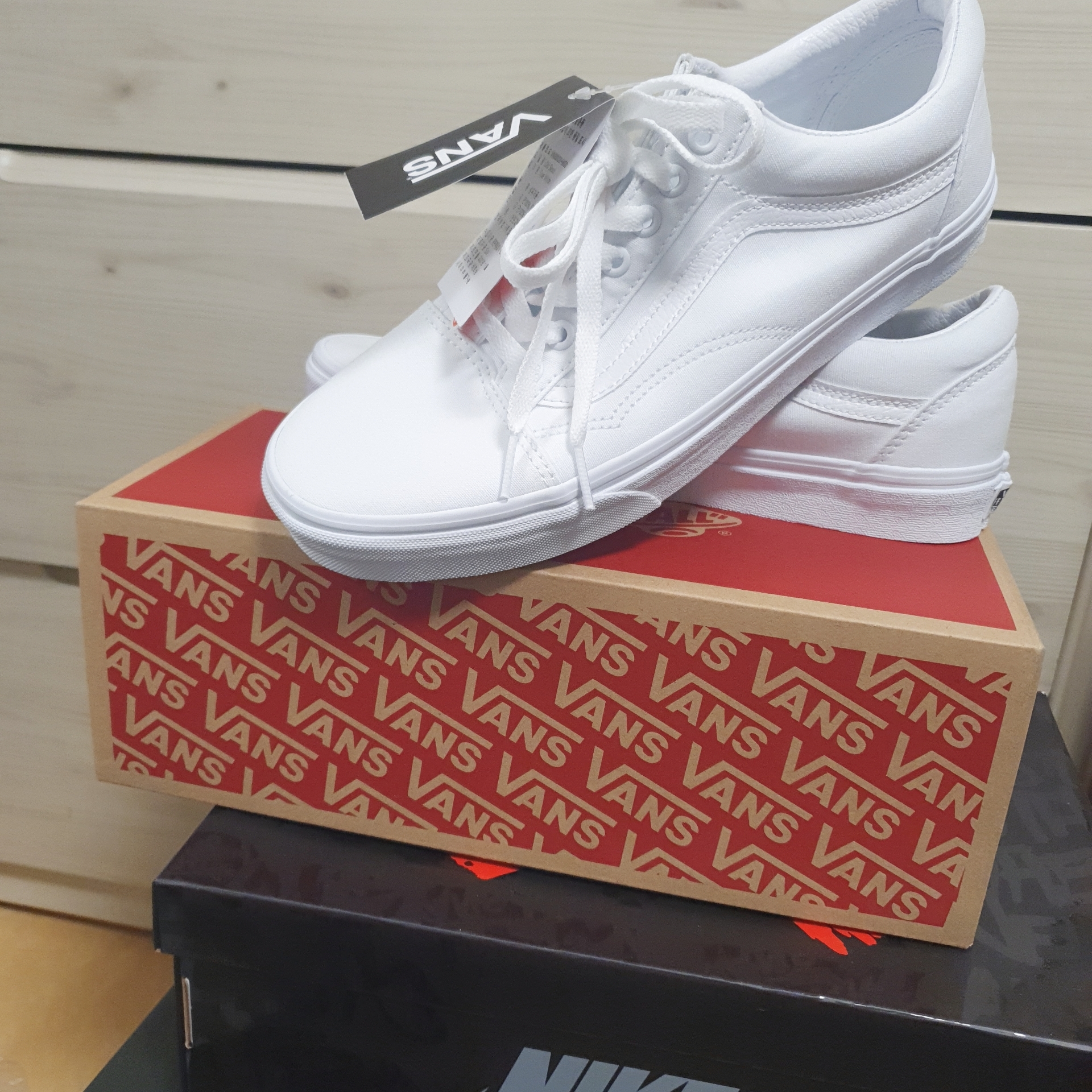 Vans Old Skool True White 착용 스타일