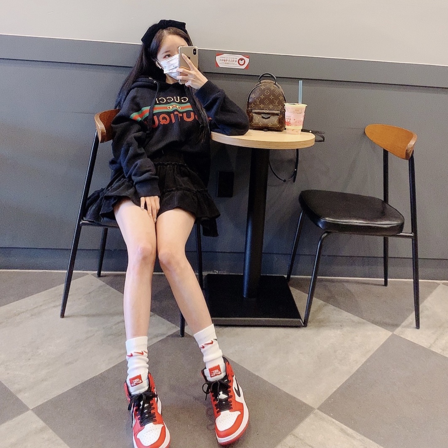 (GS) Jordan 1 Retro High OG Chicago 2015, Louis Vuitton Palm Springs Mini Backpack Monogram 착용 스타일