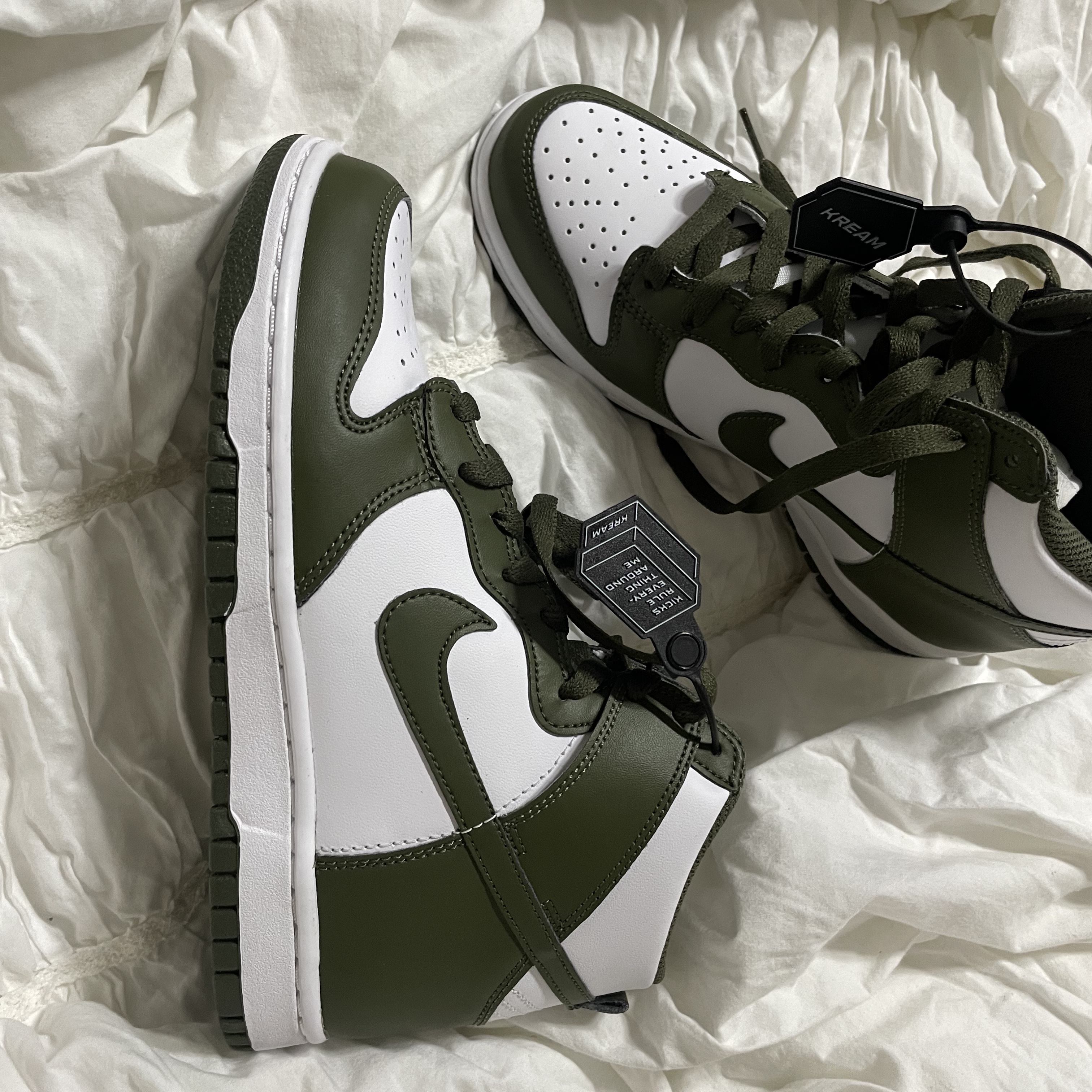 (GS) Nike Dunk High Cargo Khaki 착용 스타일 - 1