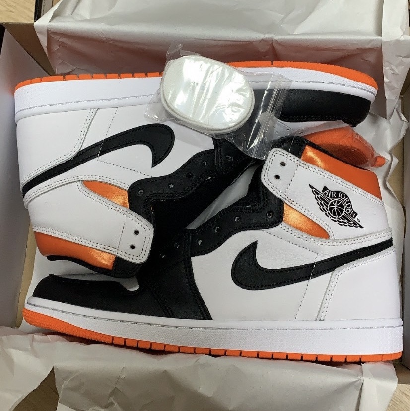 Jordan 1 Retro High OG Electro Orange 착용 스타일 - 1