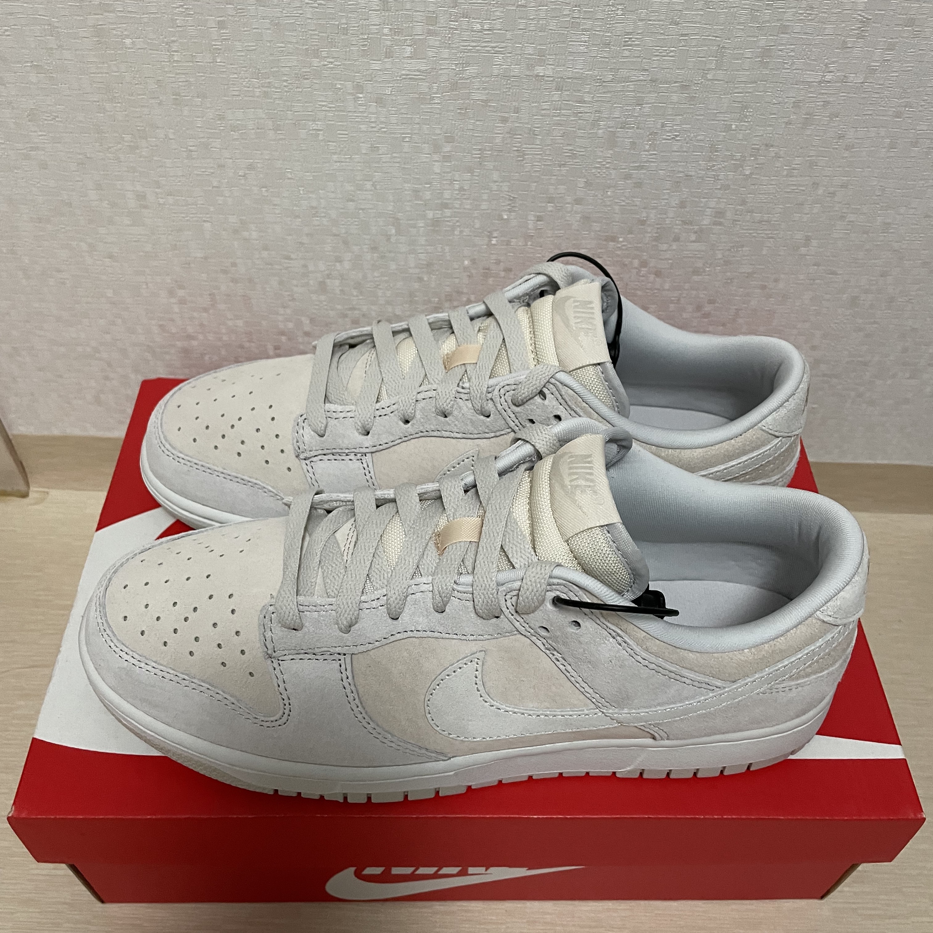 Nike Dunk Low Retro PRM Vast Grey 착용 스타일 - 5