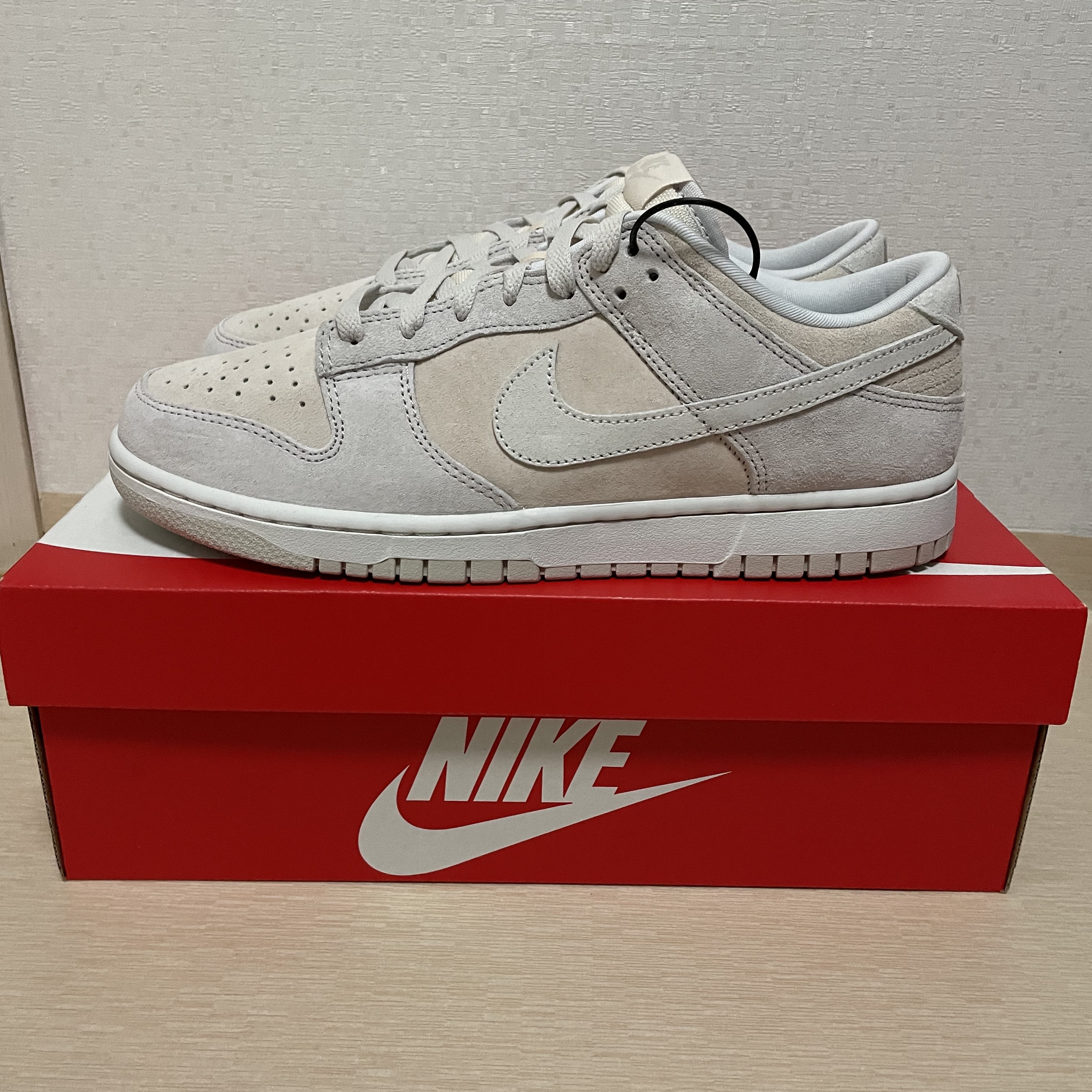 Nike Dunk Low Retro PRM Vast Grey 착용 스타일 - 4
