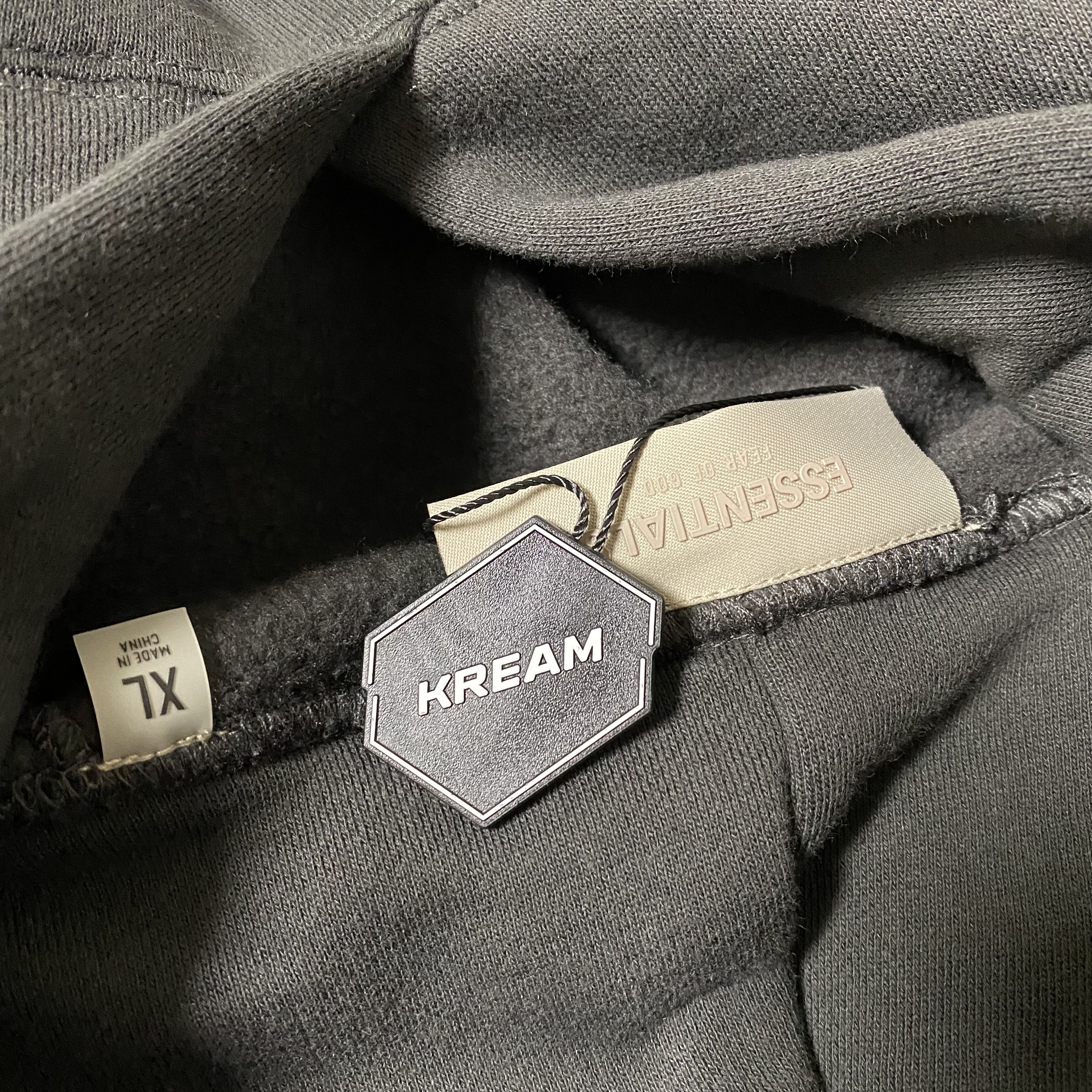 Essentials 1977 Hoodie Iron - 22SS 착용 스타일 - 4