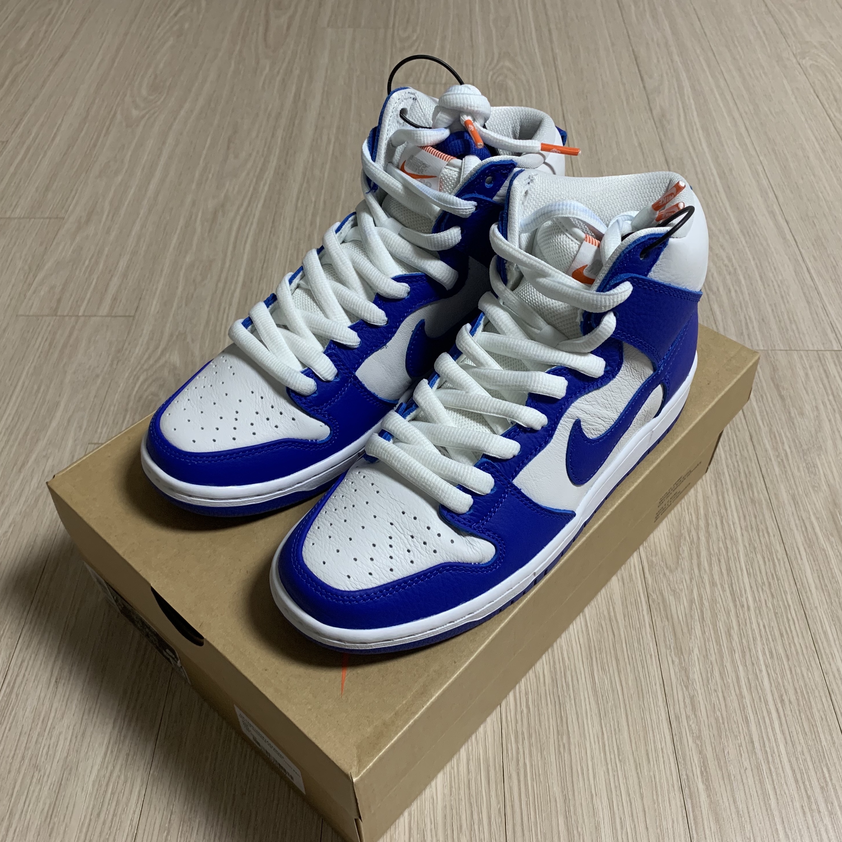 Nike SB Dunk High Pro ISO Kentucky 착용 스타일 - 1