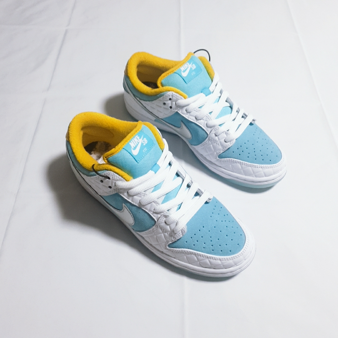 Nike x FTC SB Dunk Low Pro QS Lagoon Pulse 착용 스타일 - 2