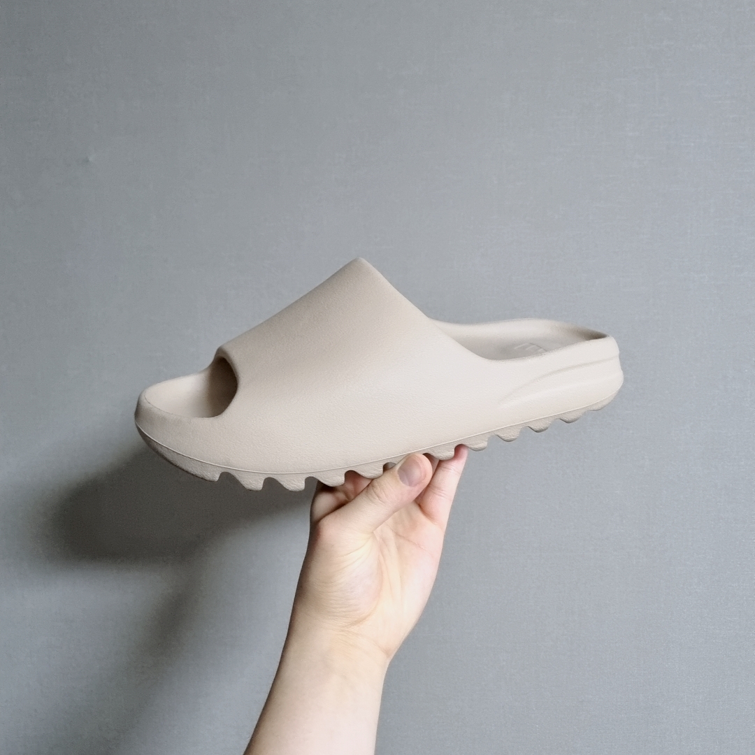 Adidas Yeezy Slide Pure - Re-Release Ver. 착용 스타일