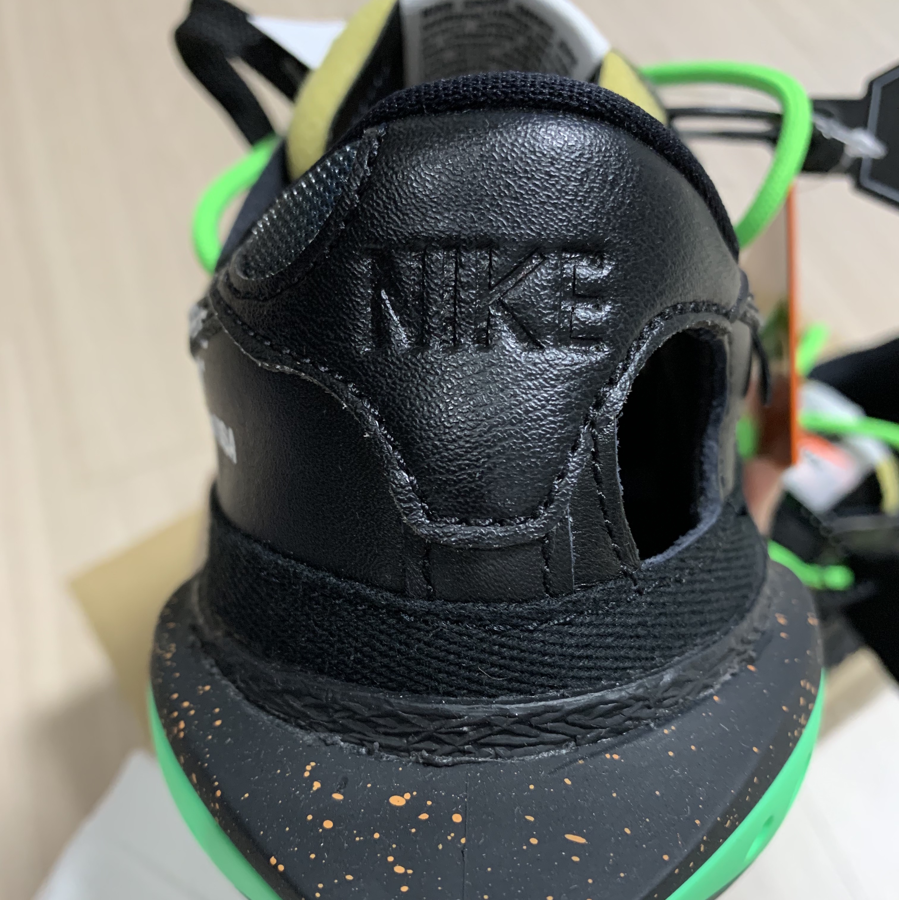 Nike x Off-White Blazer Low '77 Black and Electro Green 착용 스타일 - 4