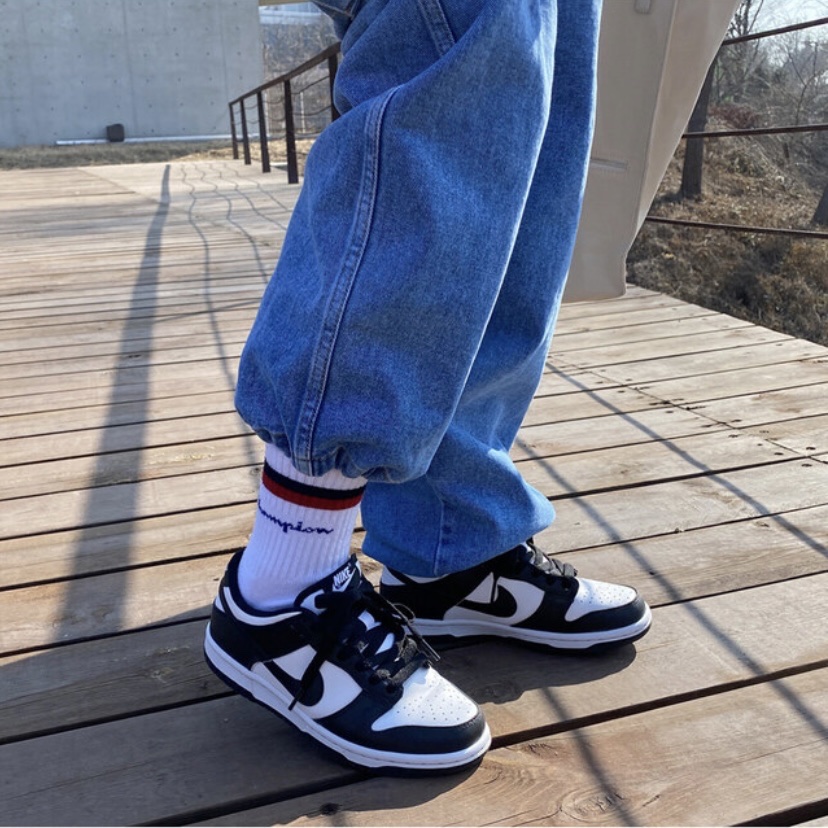 (GS) Nike Dunk Low Black 착용 스타일 - 1