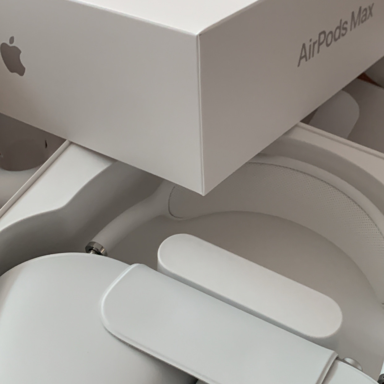 Apple AirPods Max Lightning Silver (Korean Ver.) 착용 스타일
