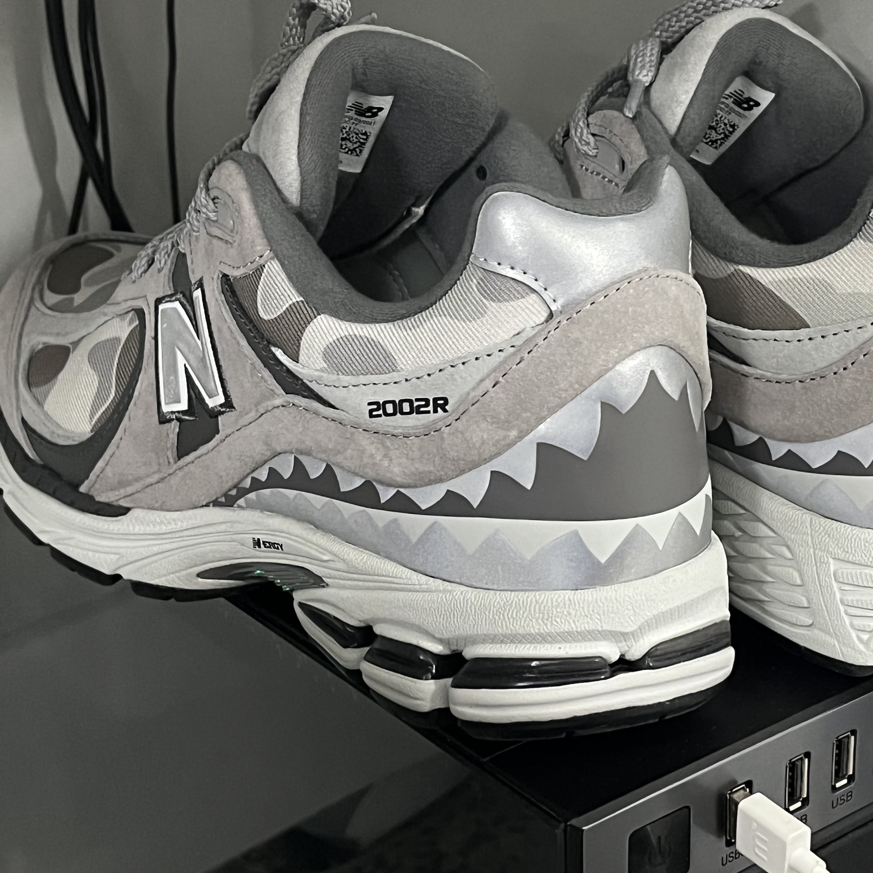 New Balance x BAPE 2002R Gray Camo 착용 스타일