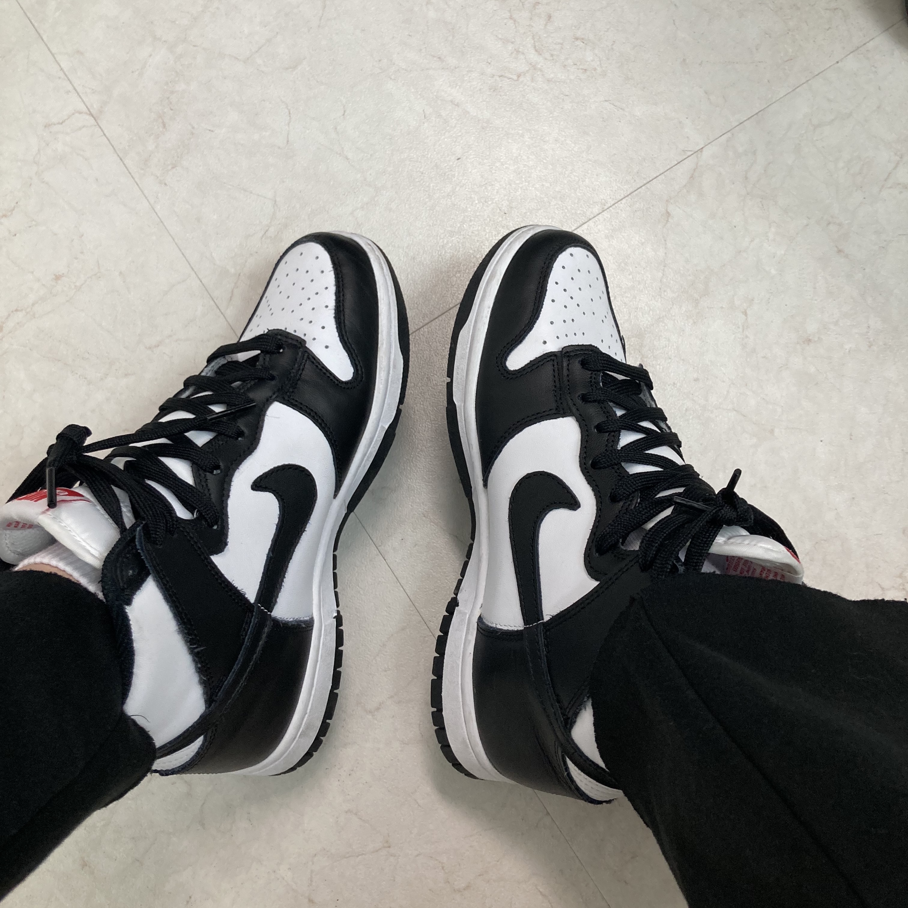 (W) Nike Dunk High Black and White 착용 스타일