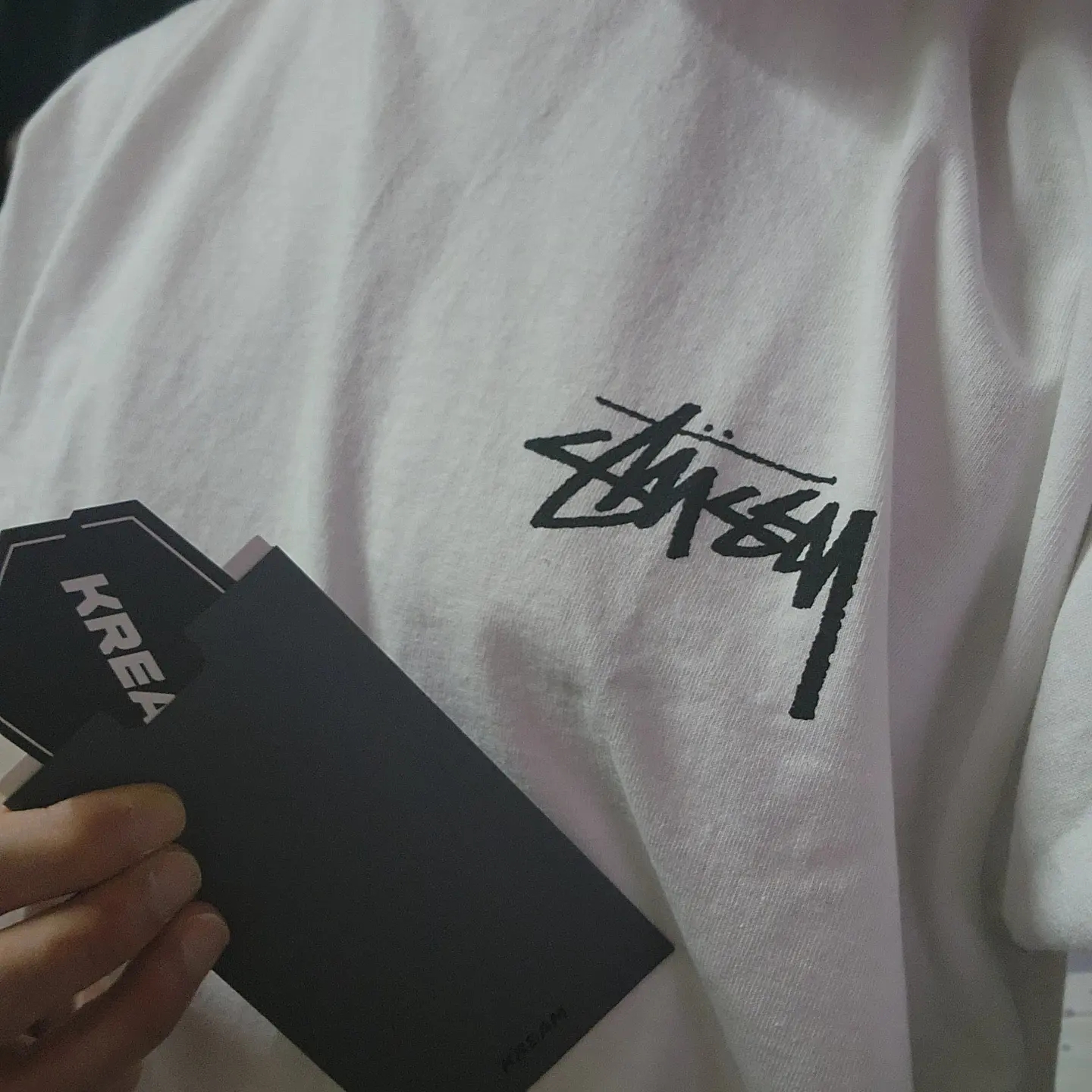 Stussy Fuzzy Dice T-Shirt White, Nike Air Force 1 '07 LV8 2 Have a Nike Day 착용 스타일 - 2