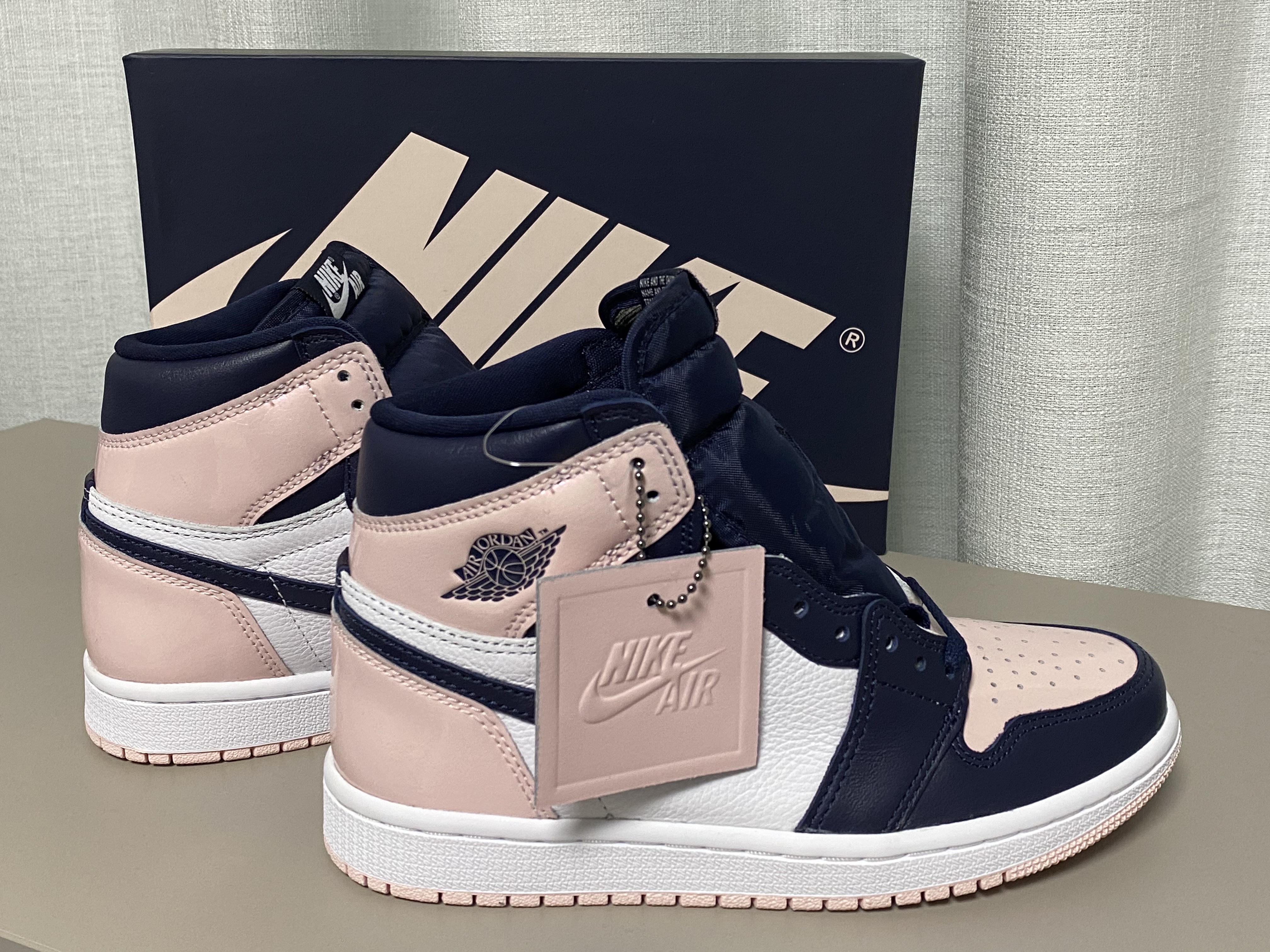(W) Jordan 1 Retro High OG Atmosphere 착용 스타일 - 2