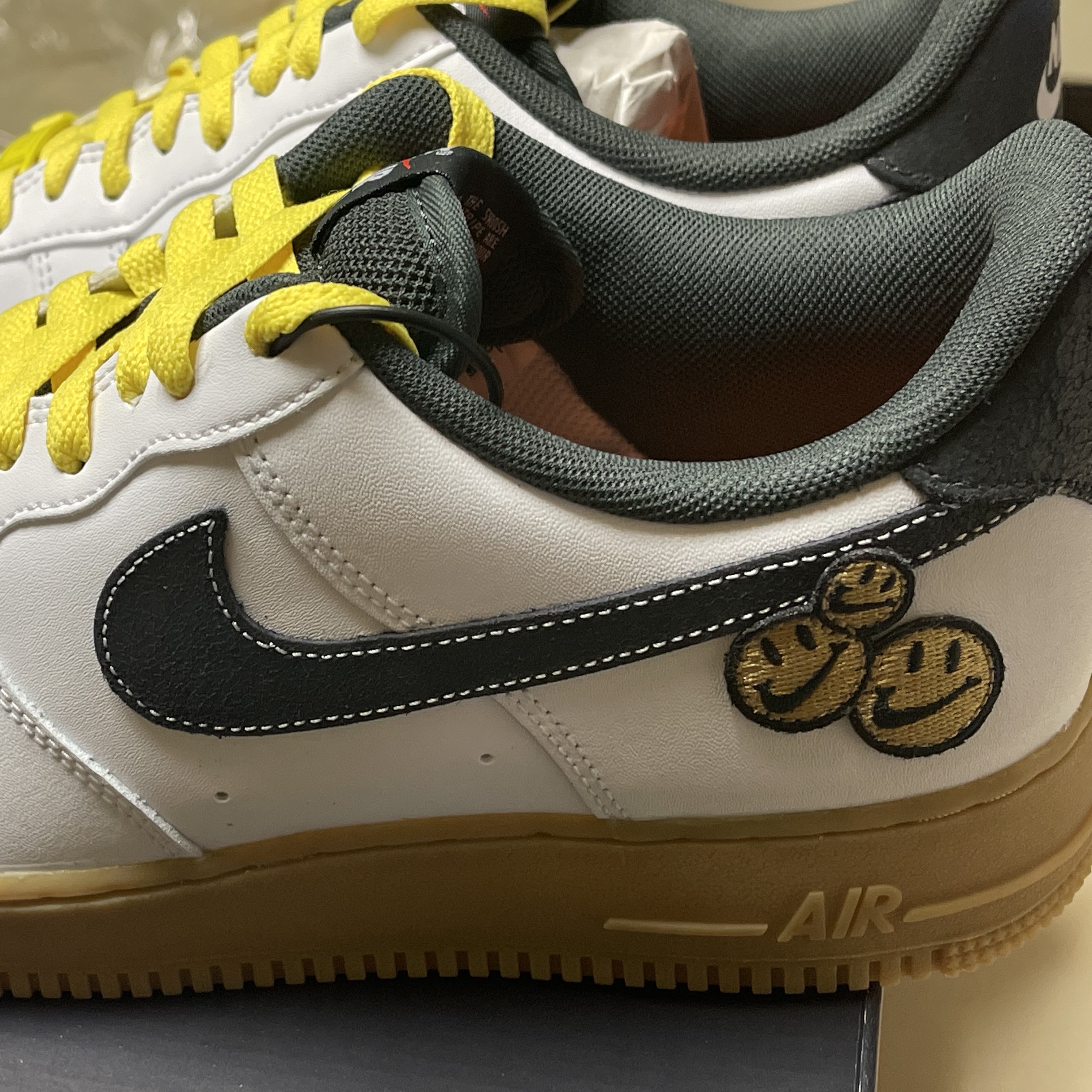 Nike Air Force 1 '07 LV8 Go The Extra Smile 착용 스타일 - 3