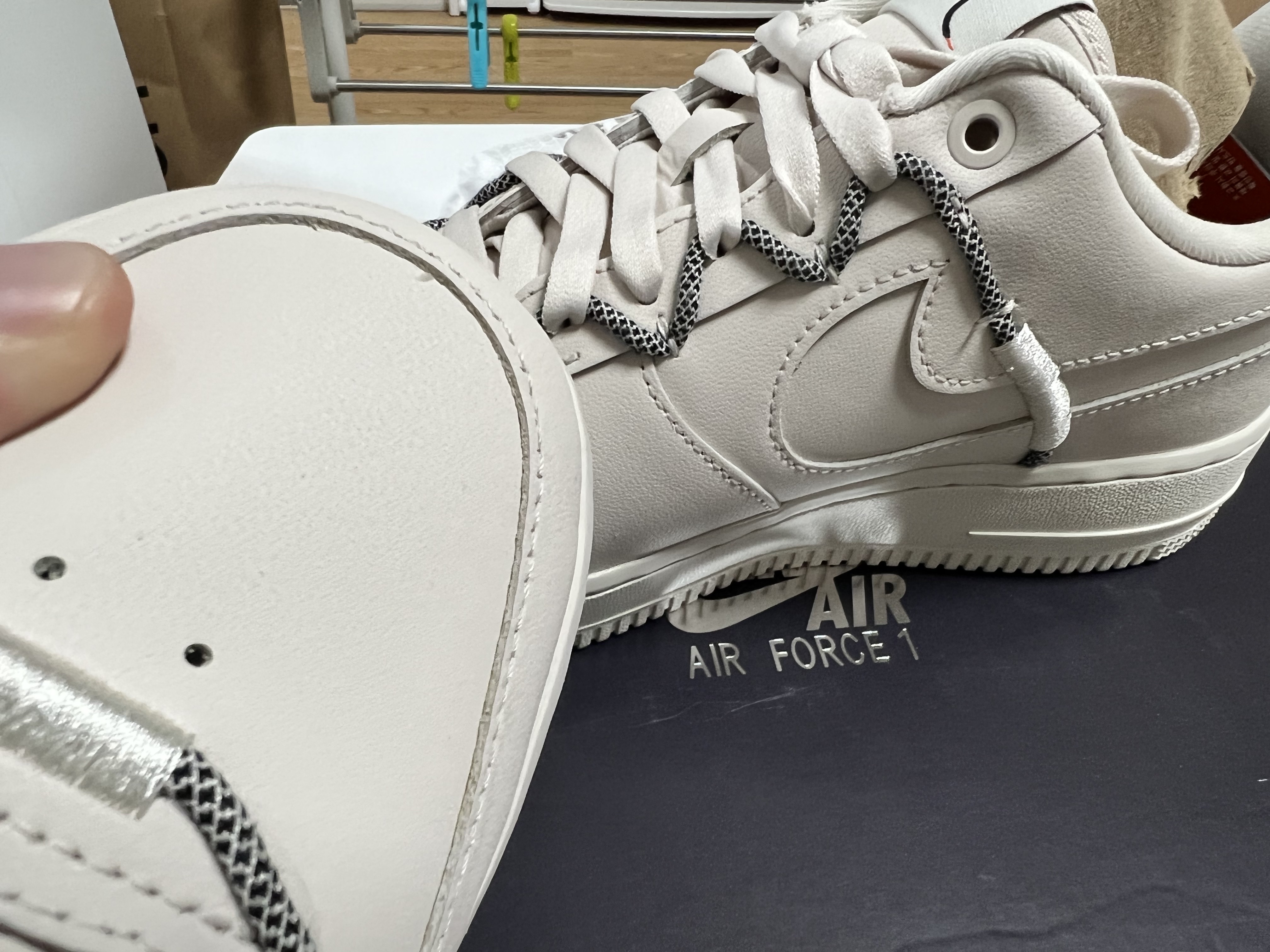 (W) Nike Air Force 1 '07 LX Light Orewood Brown 착용 스타일 - 5
