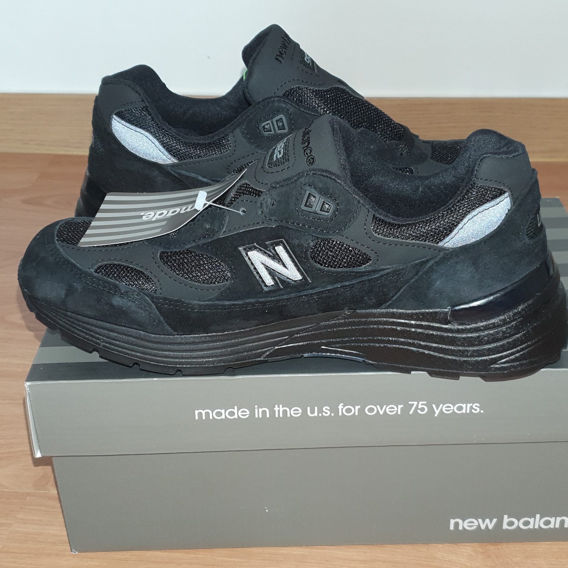 New Balance 992 Made in USA Triple Black 착용 스타일
