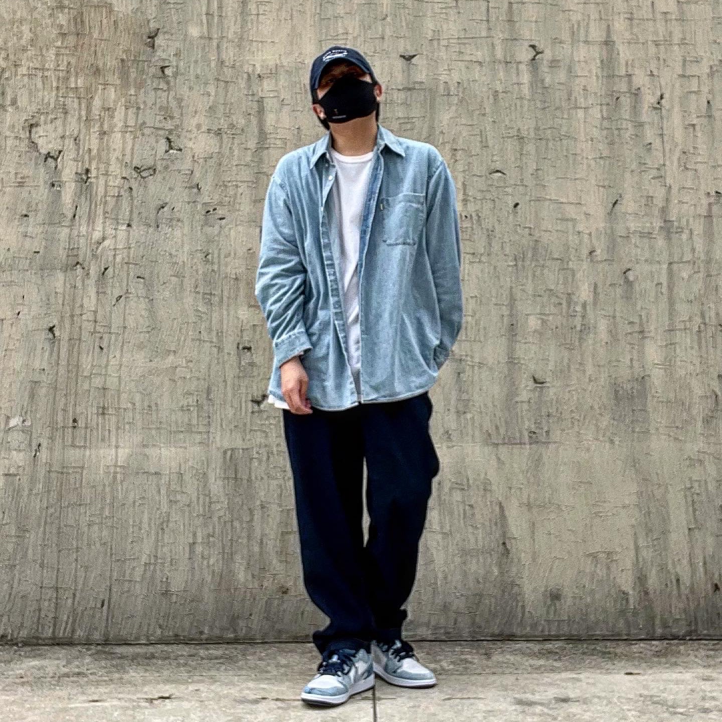 Jordan 1 Low SE Washed Denim 착용 스타일 - 2
