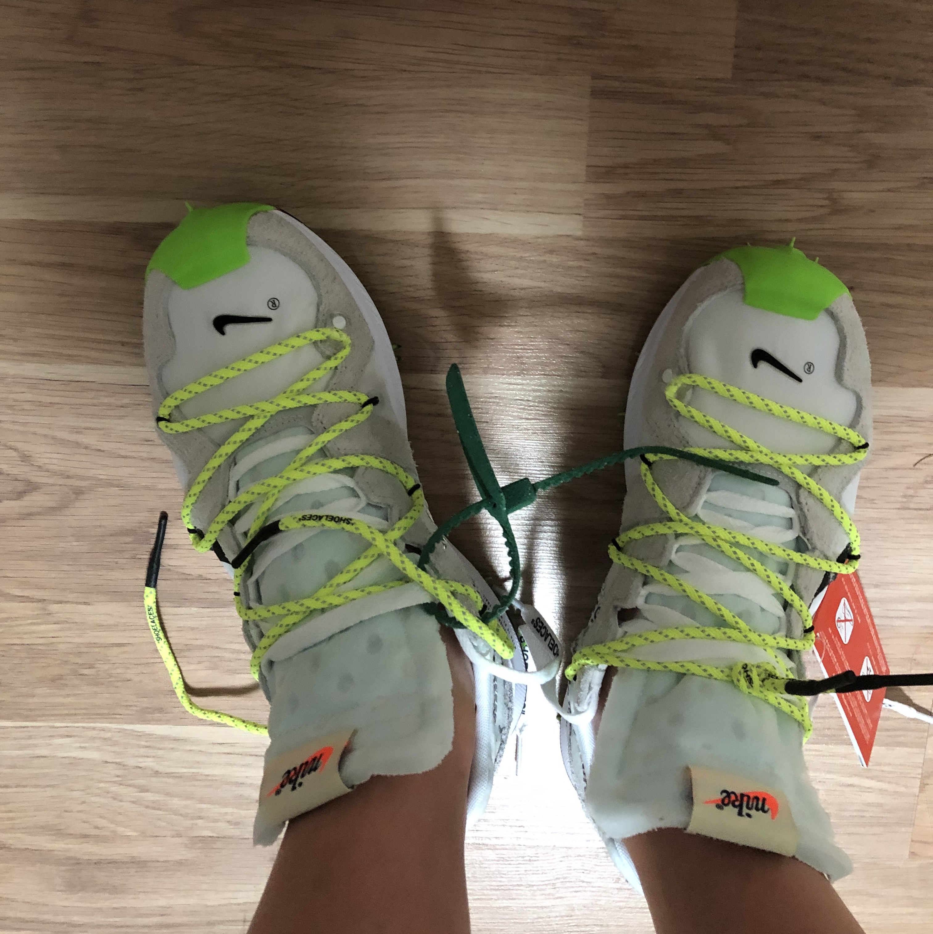 (W) Nike x Off-White Zoom Terra Kiger 5 White 착용 스타일 - 2