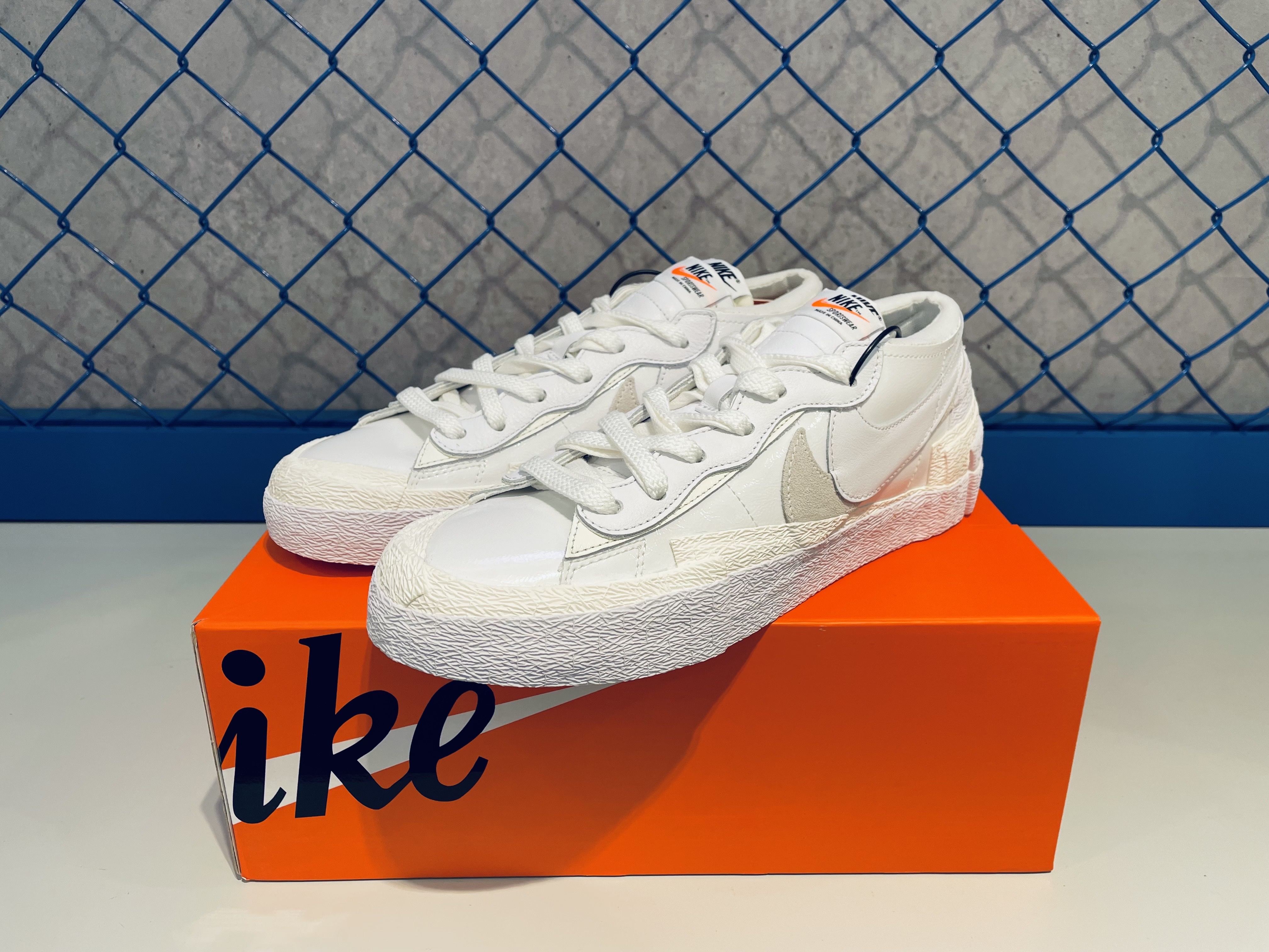 Nike x Sacai Blazer Low White Patent Leather 착용 스타일