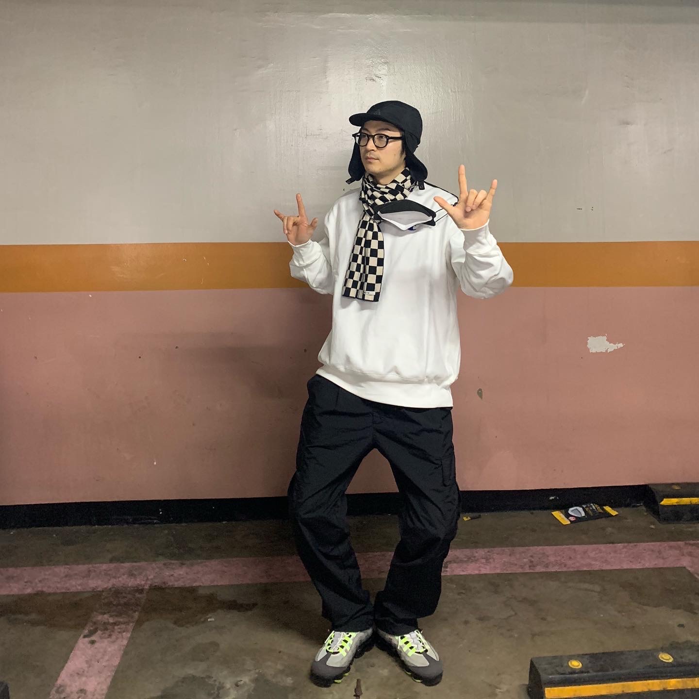 Nike Air VaporMax 95 Neon, Nike ACG Warm AW84 Cap Black Anthracite 착용 스타일