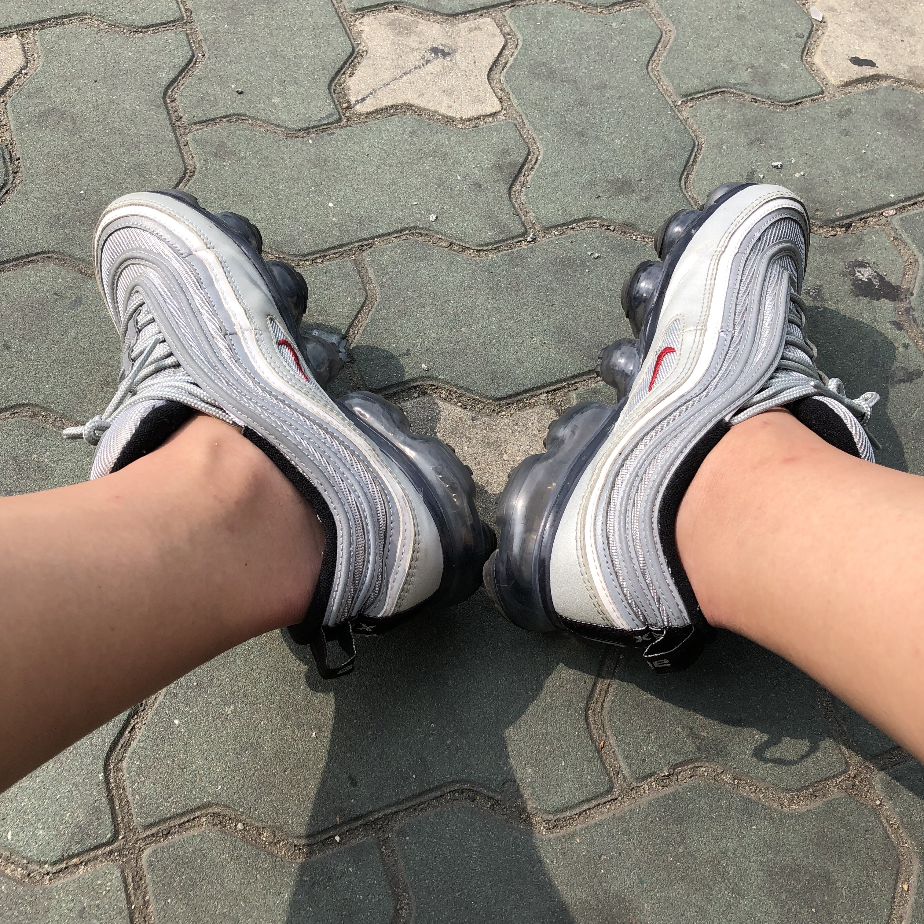 Nike Air VaporMax 97 Silver Bullet 착용 스타일 - 1