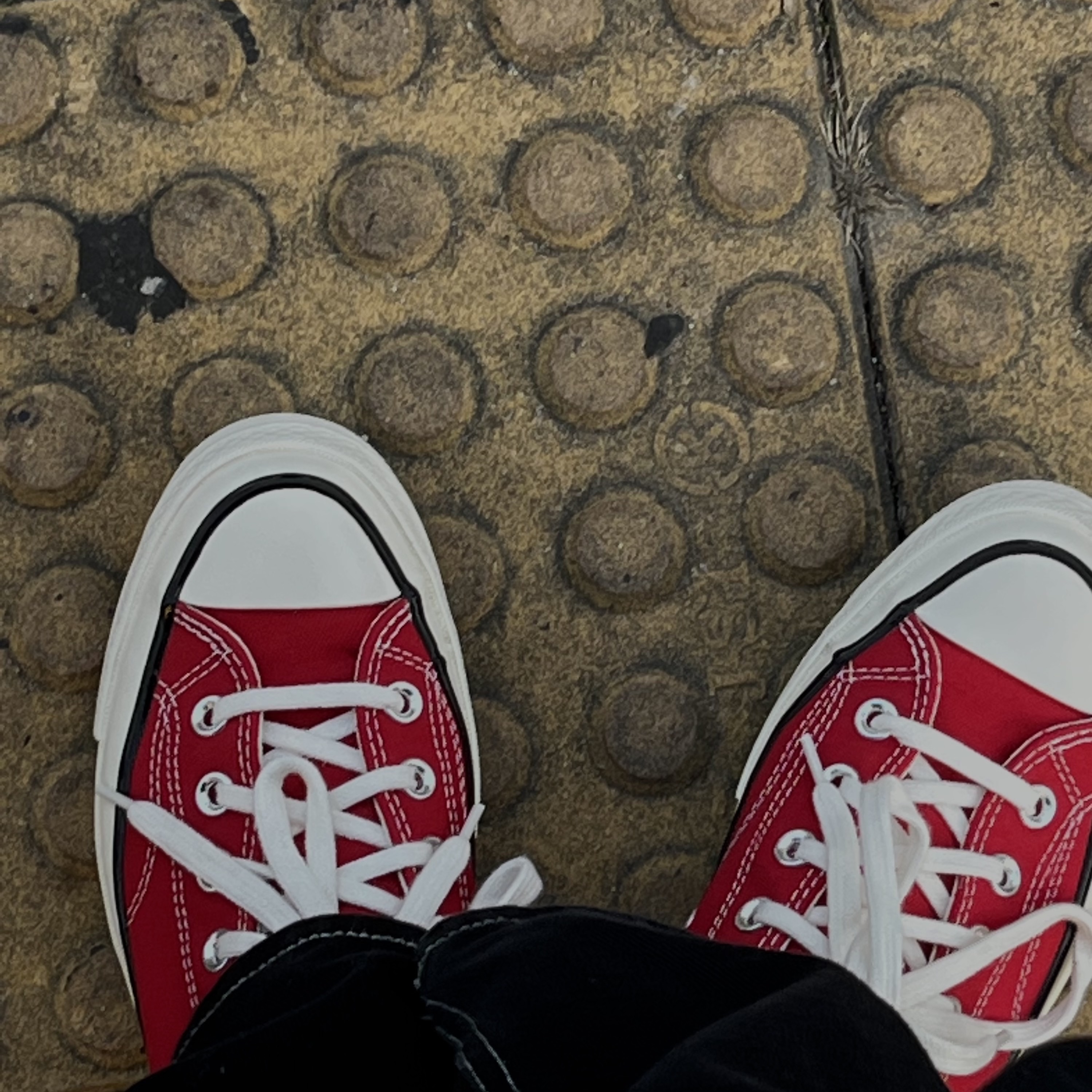 Converse Chuck 70 Ox Enamel Red 착용 스타일 - 1
