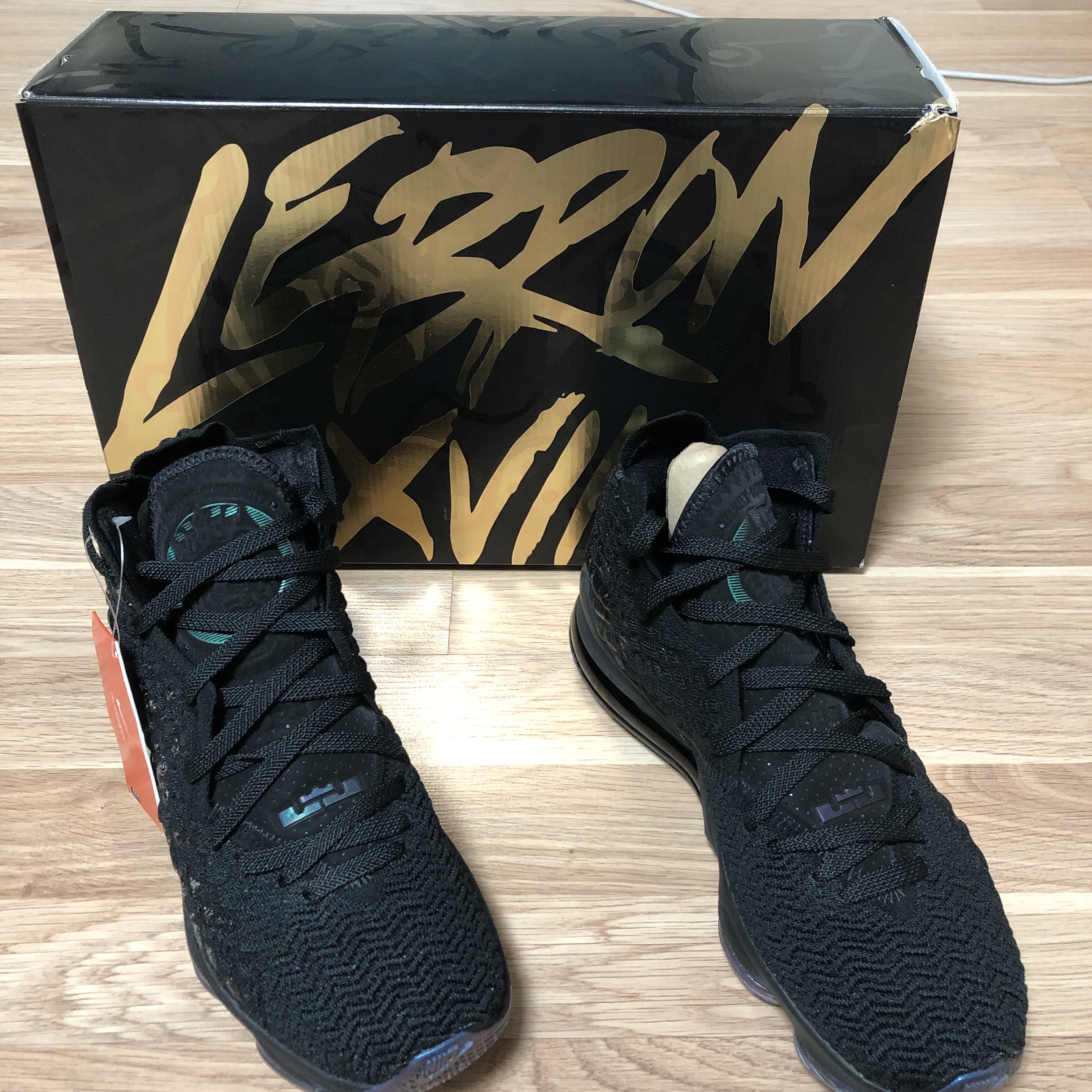 Nike LeBron 17 Lakers 착용 스타일 - 1