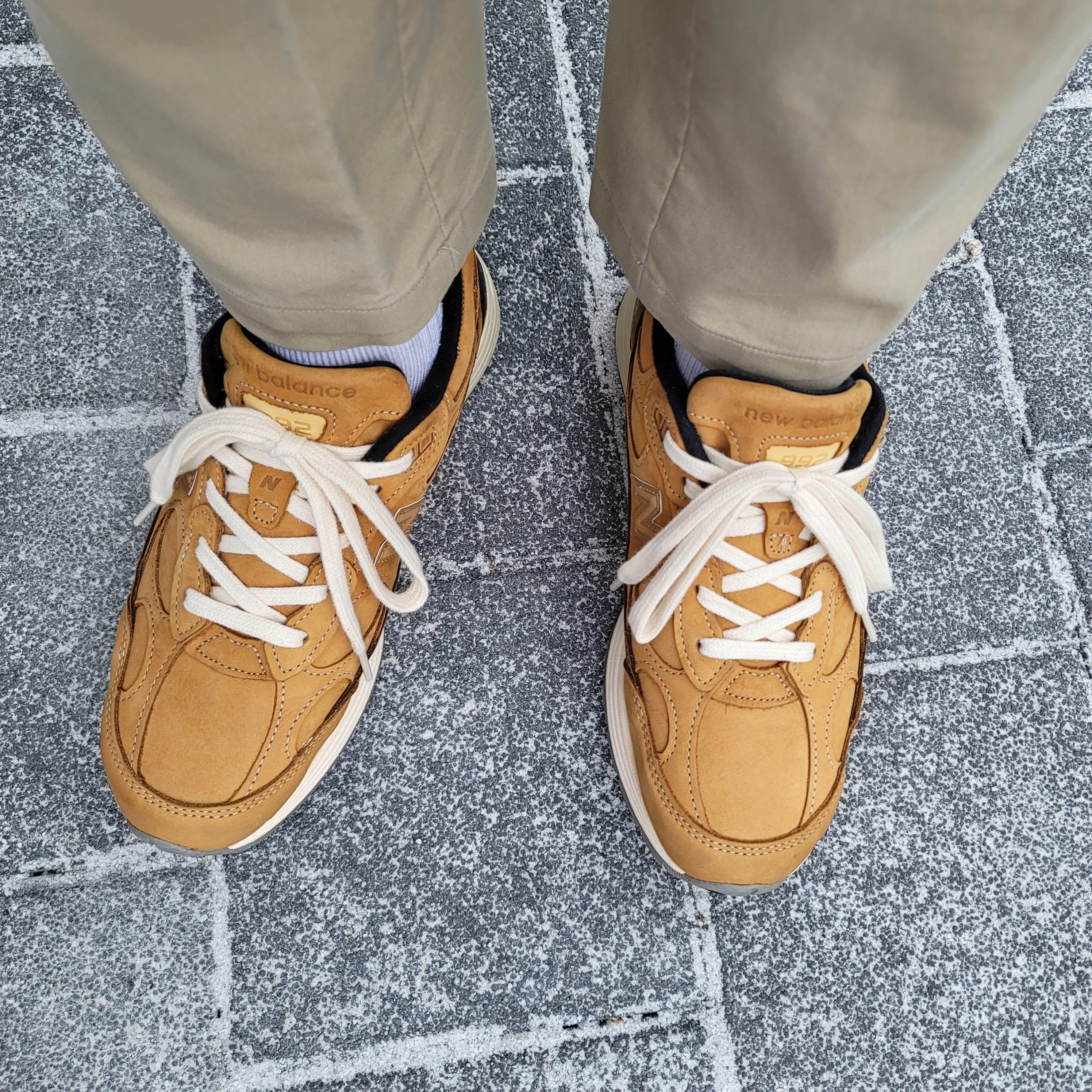 New Balance 992 Made in USA Brown 착용 스타일 - 2