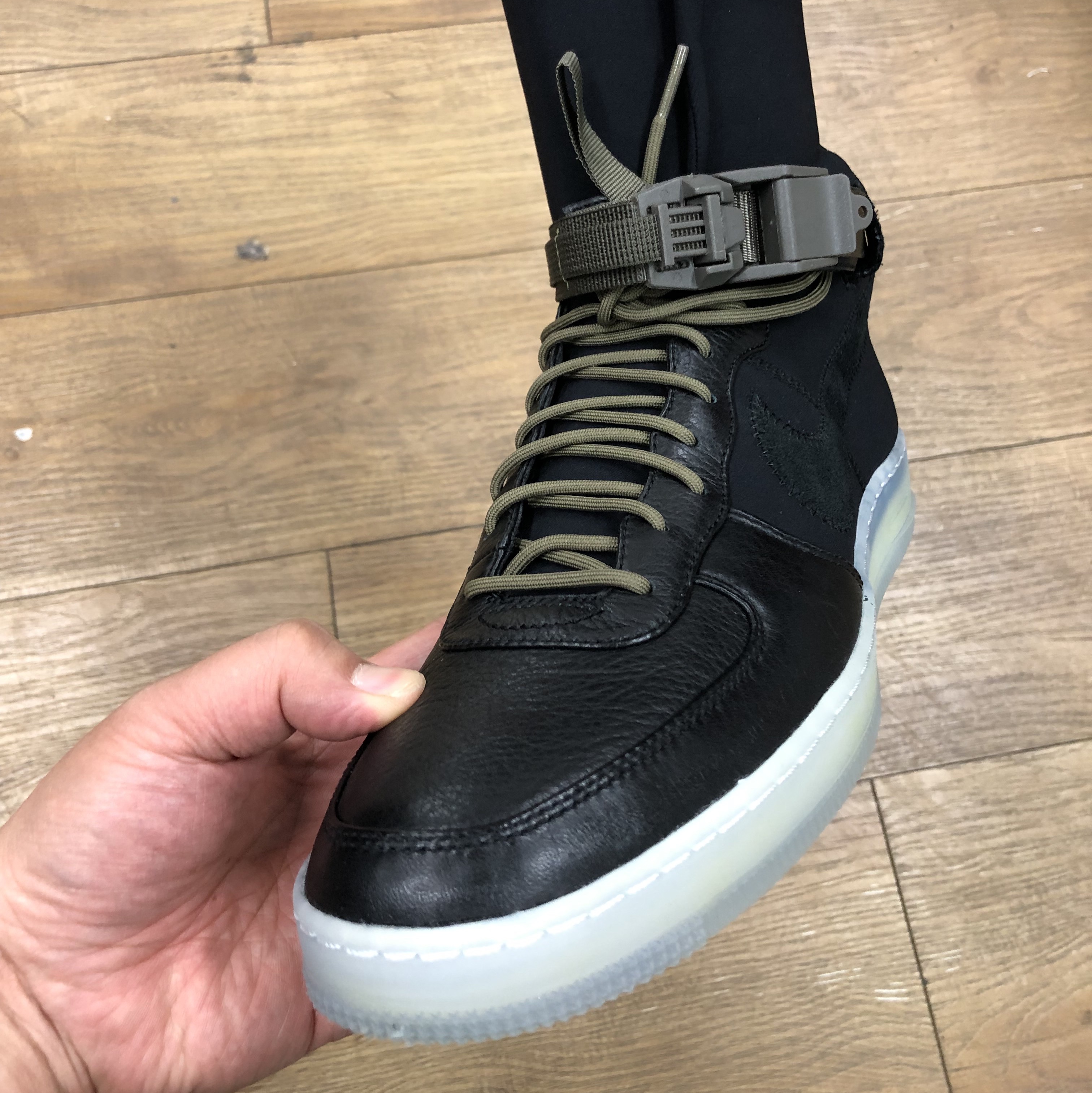 Nike x Acronym Air Force 1 Downtown High SP Black Olive 착용 스타일