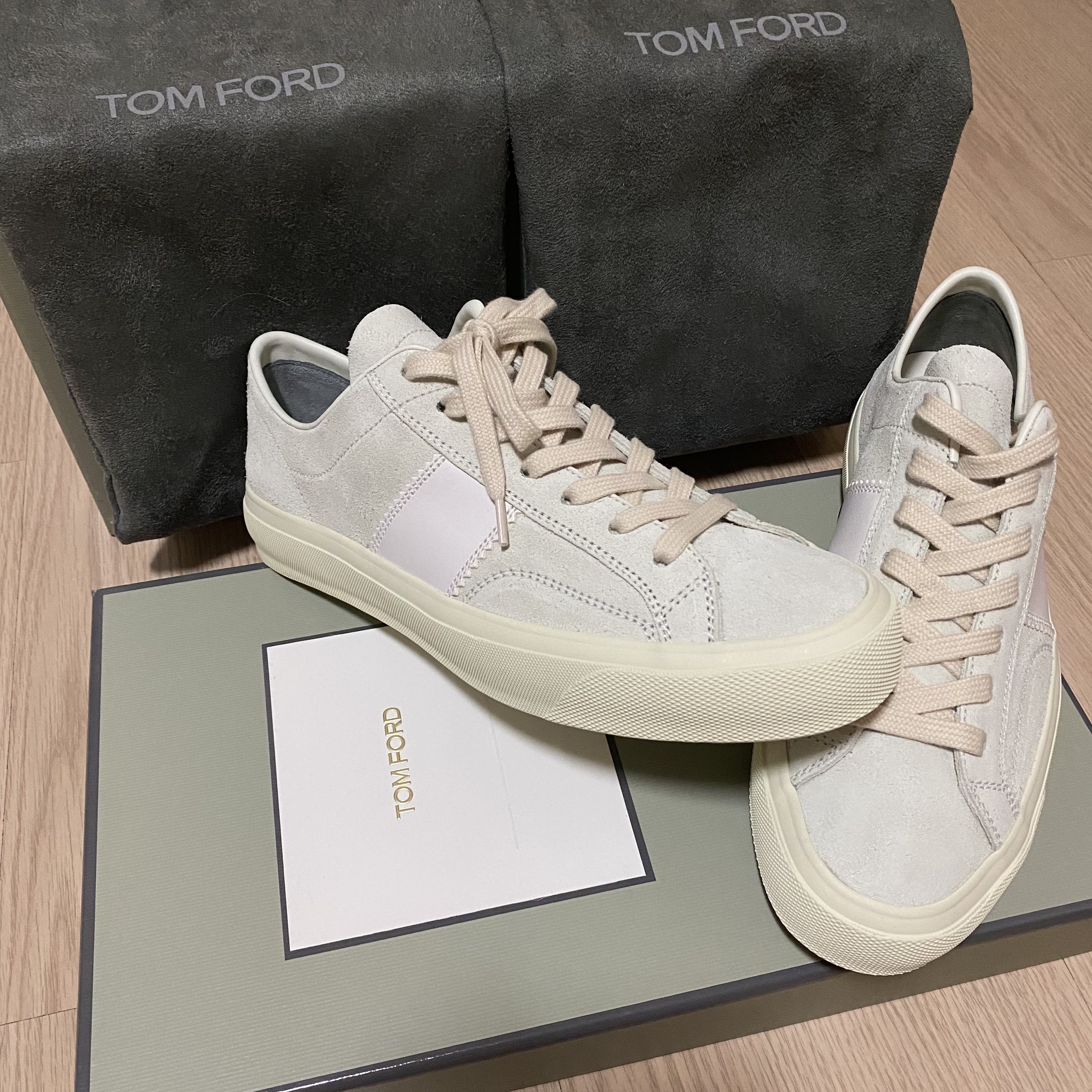 Tom Ford Cambridge Lace Up Sneakers Marmo 착용 스타일