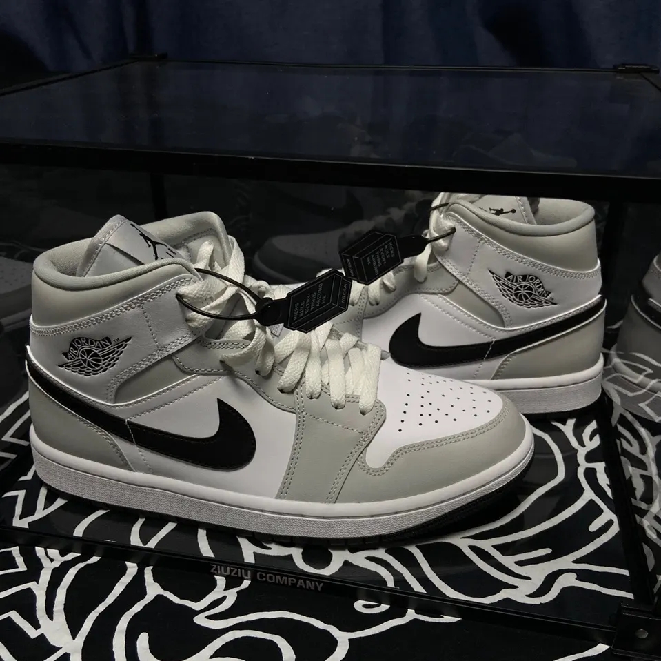 (W) Jordan 1 Mid Grey Fog 착용 스타일 - 2
