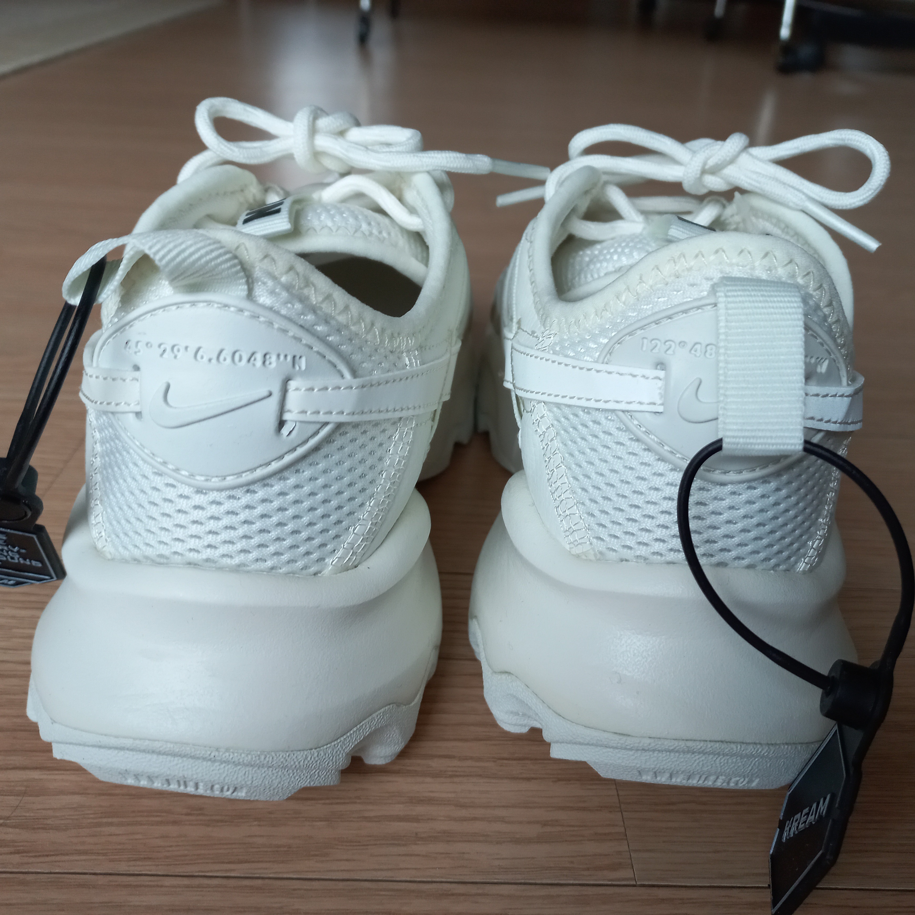 (W) Nike TC 7900 Summit White 착용 스타일 - 3