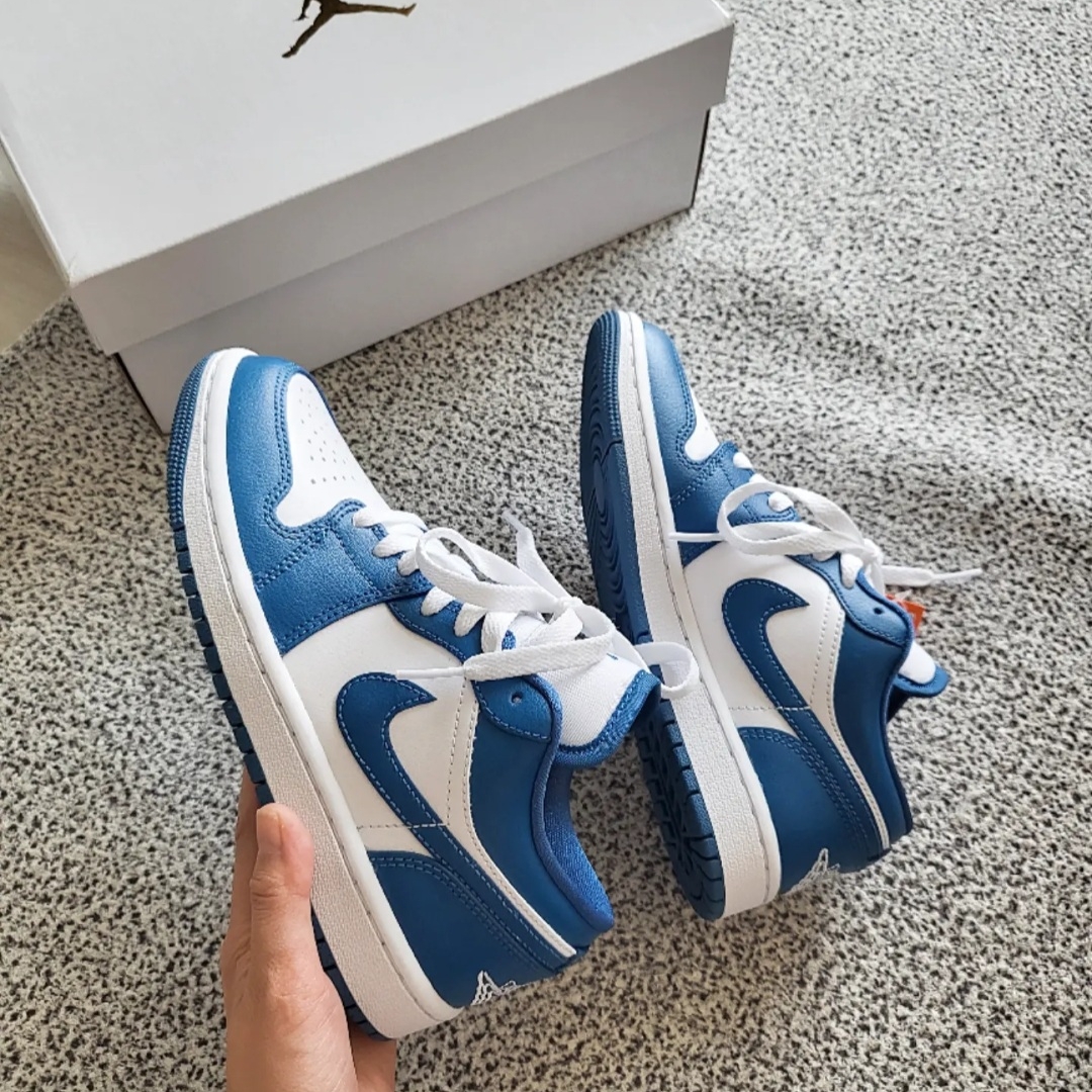 (W) Jordan 1 Low White Dark Marina Blue 착용 스타일 - 2