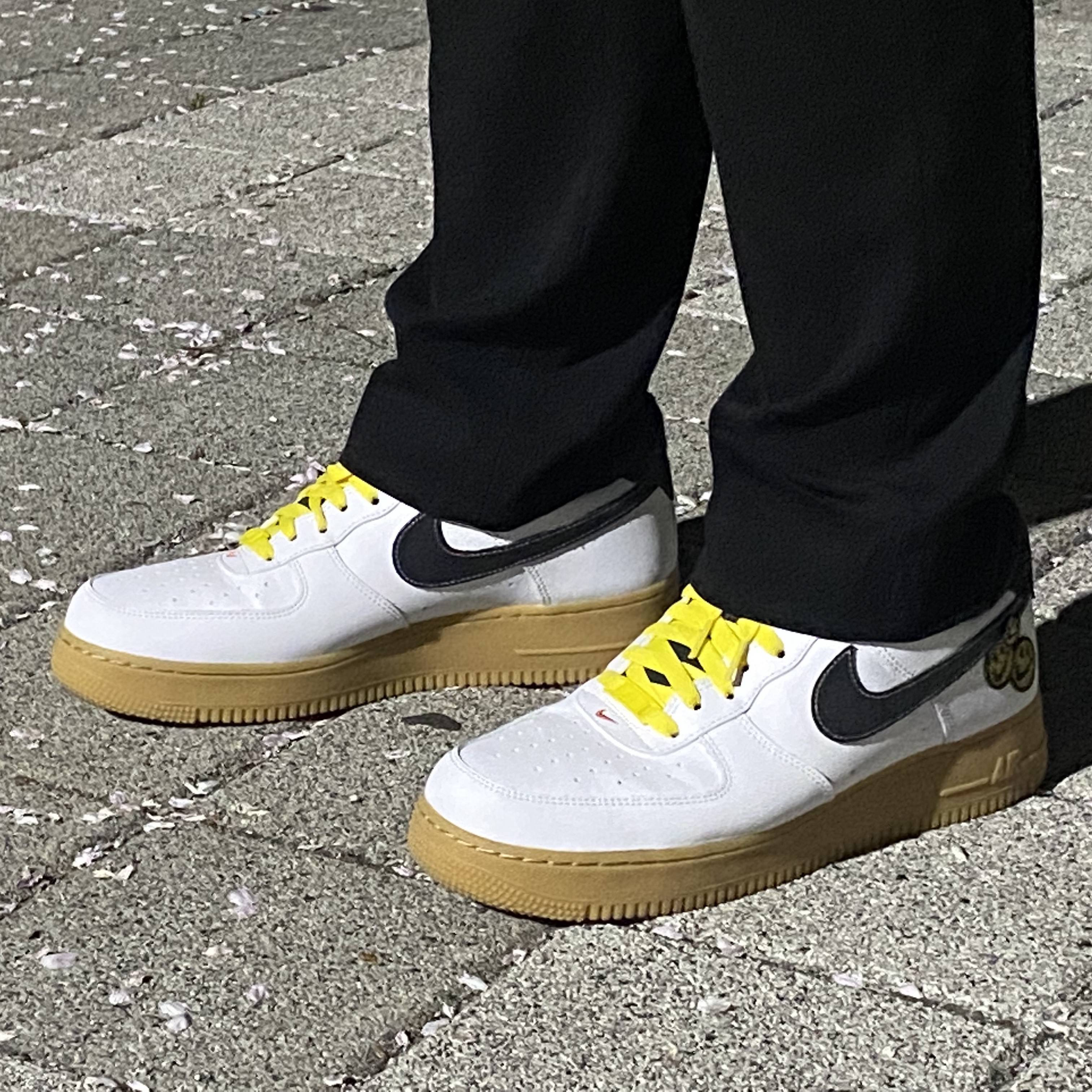 Nike Air Force 1 '07 LV8 Go The Extra Smile 착용 스타일 - 1