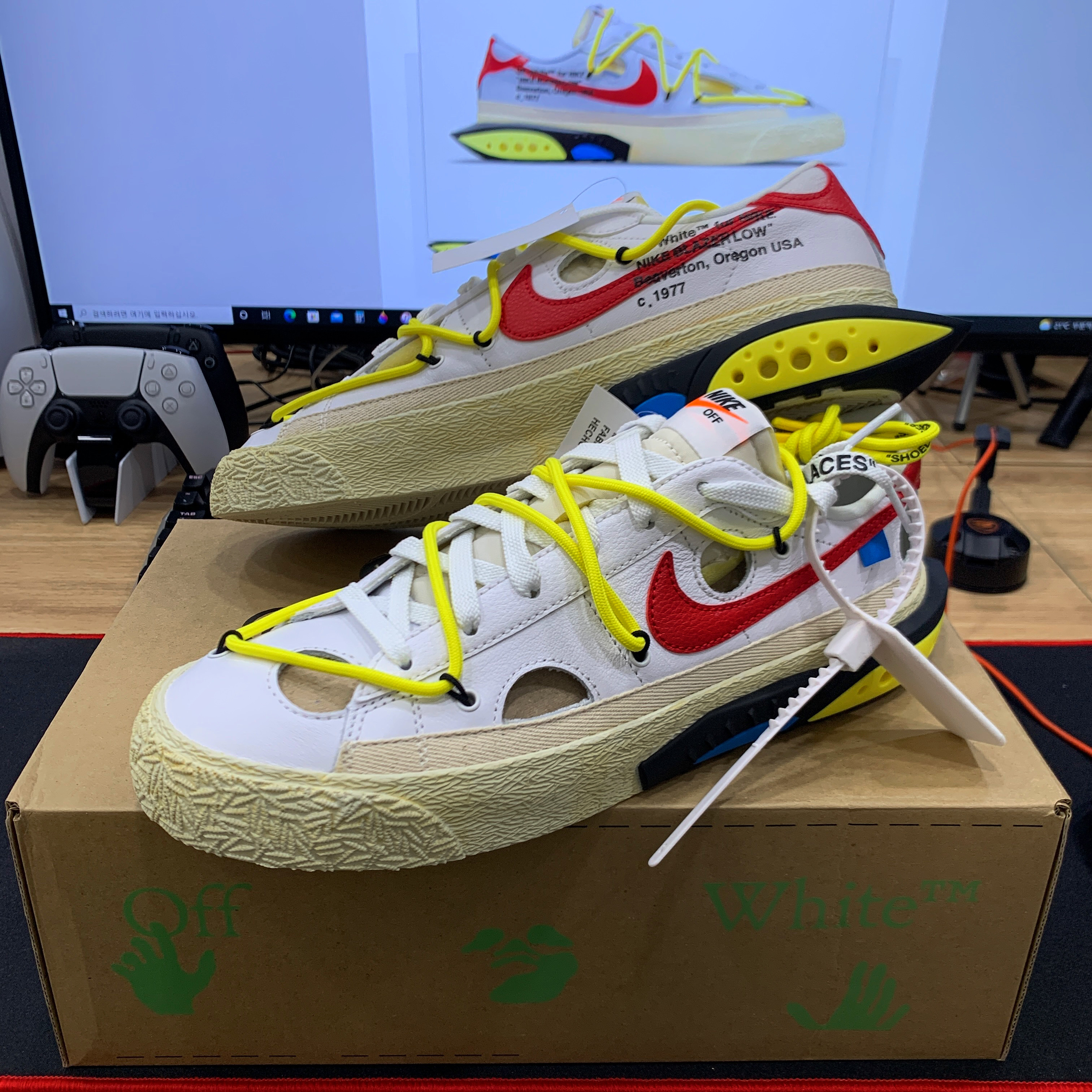 Nike x Off-White Blazer Low '77 White and University Red 착용 스타일