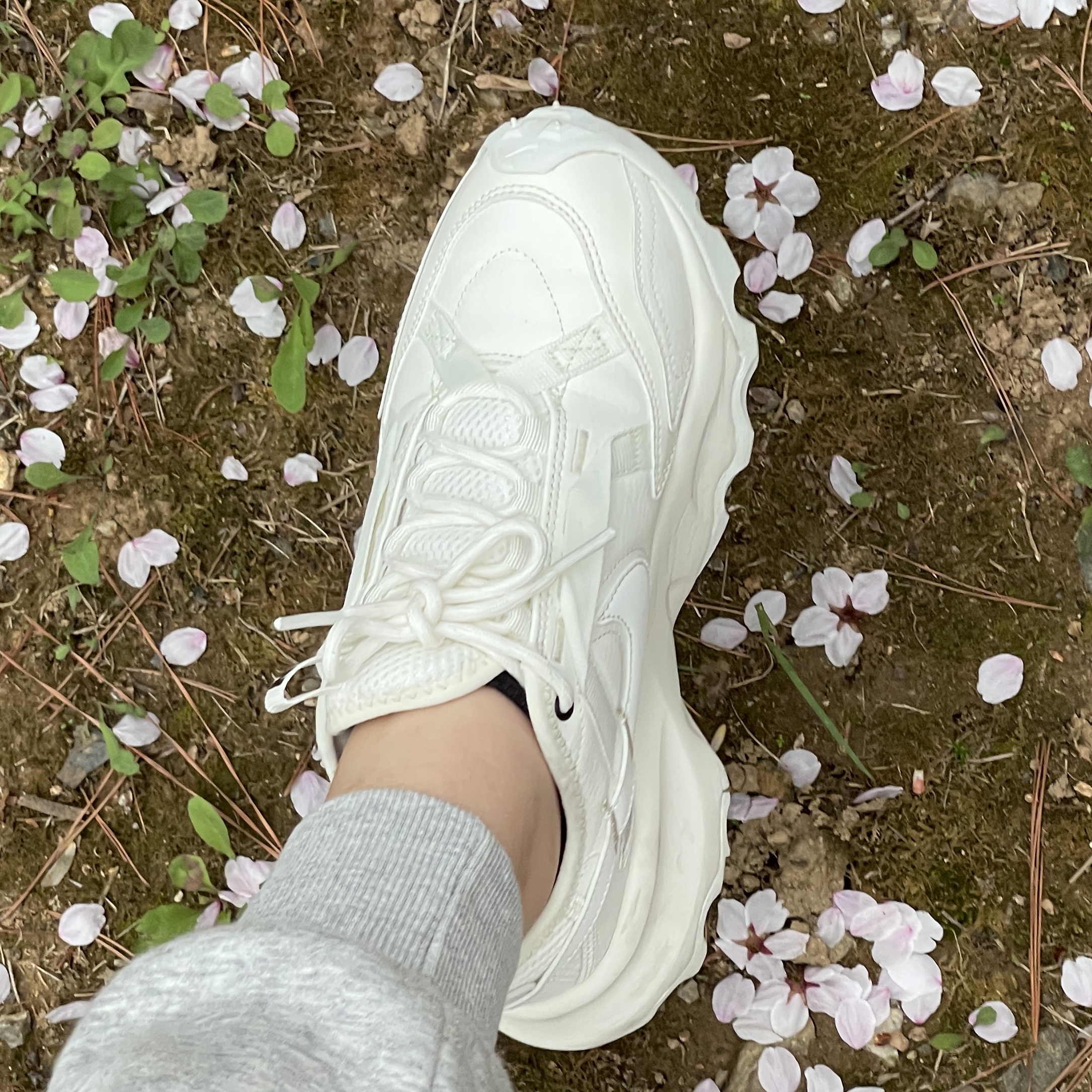 (W) Nike TC 7900 Summit White 착용 스타일 - 3