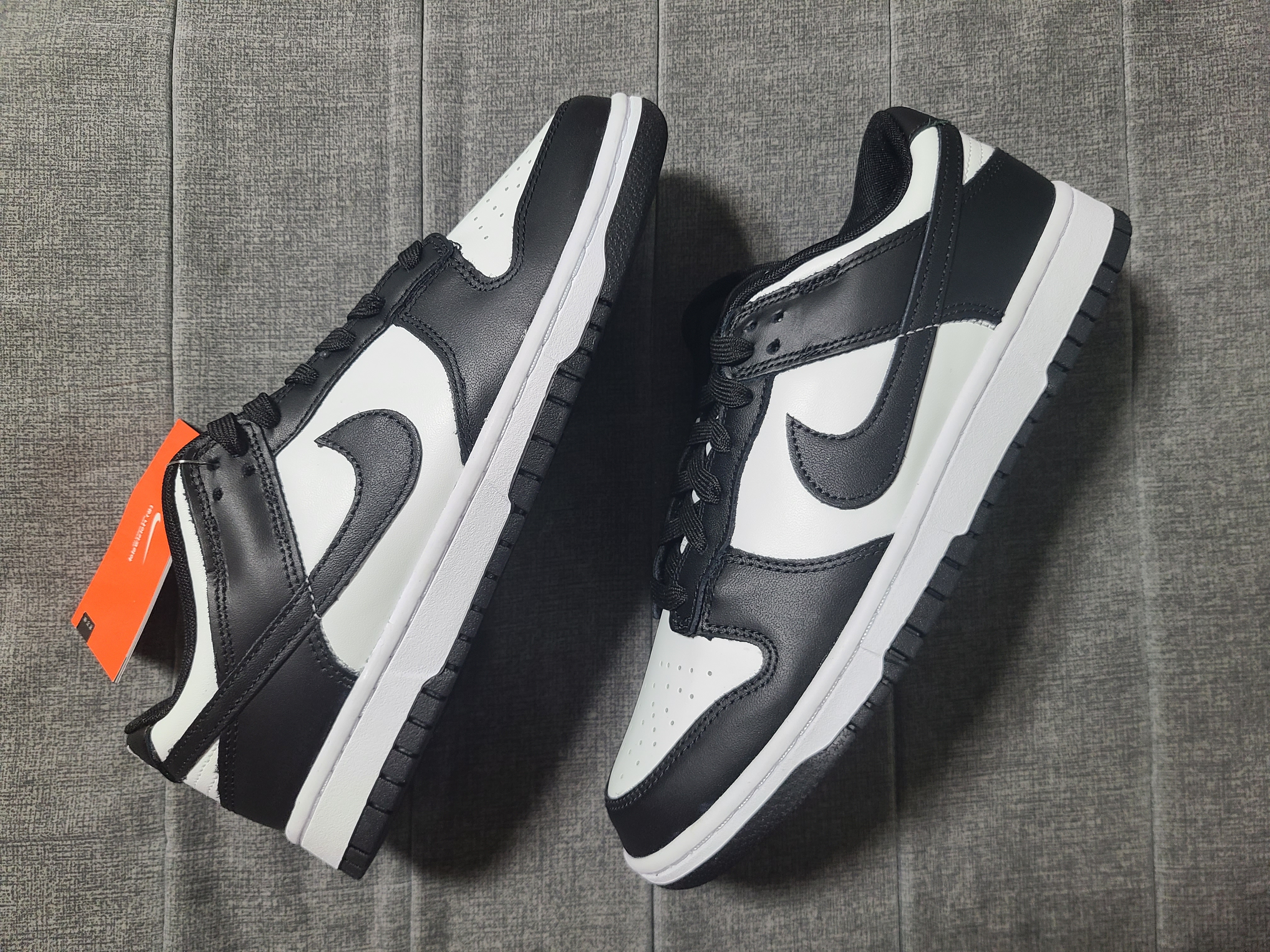 Nike Dunk Low Retro Black 착용 스타일