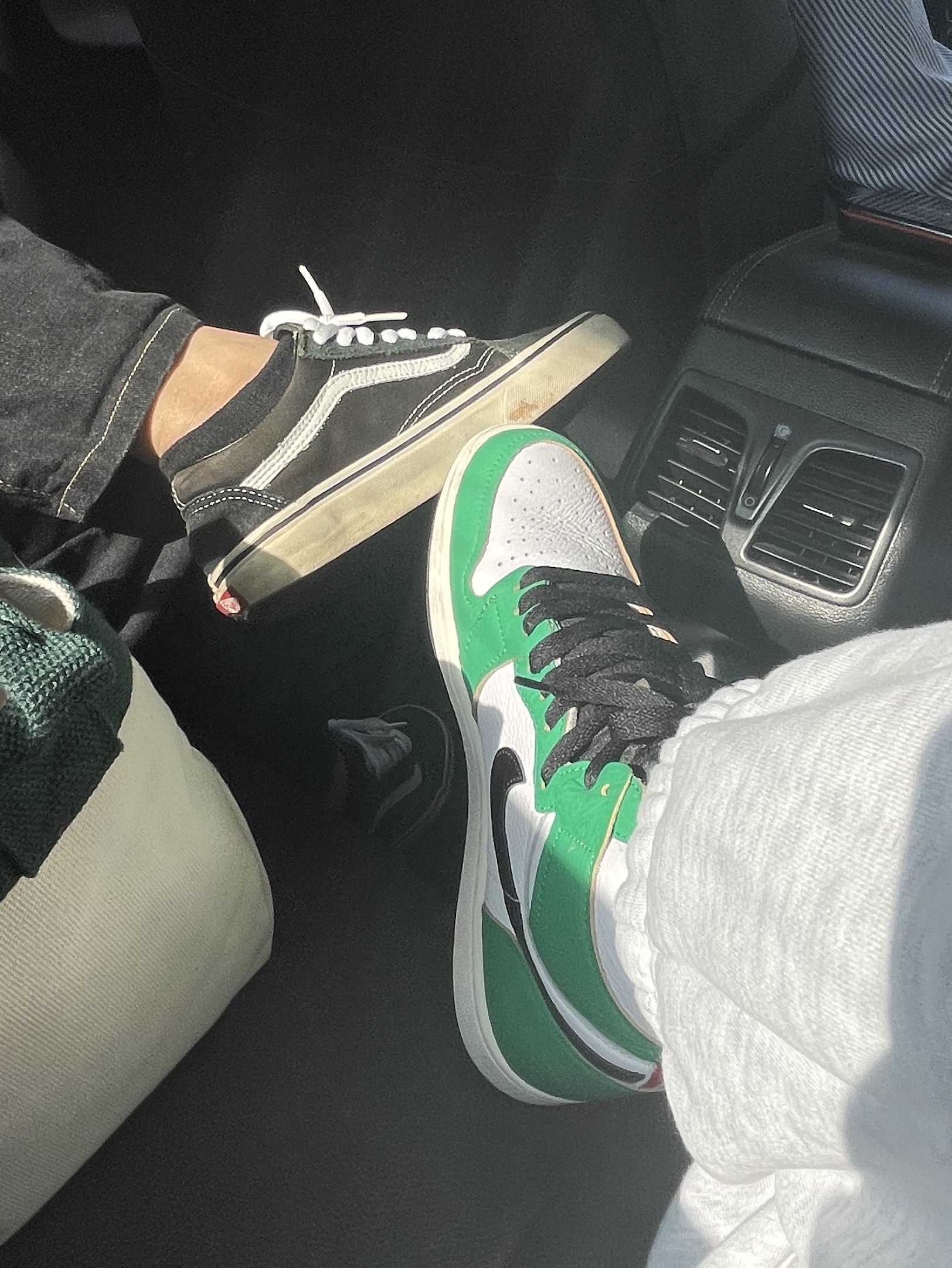 (W) Jordan 1 Retro High OG Lucky Green 착용 스타일 - 3