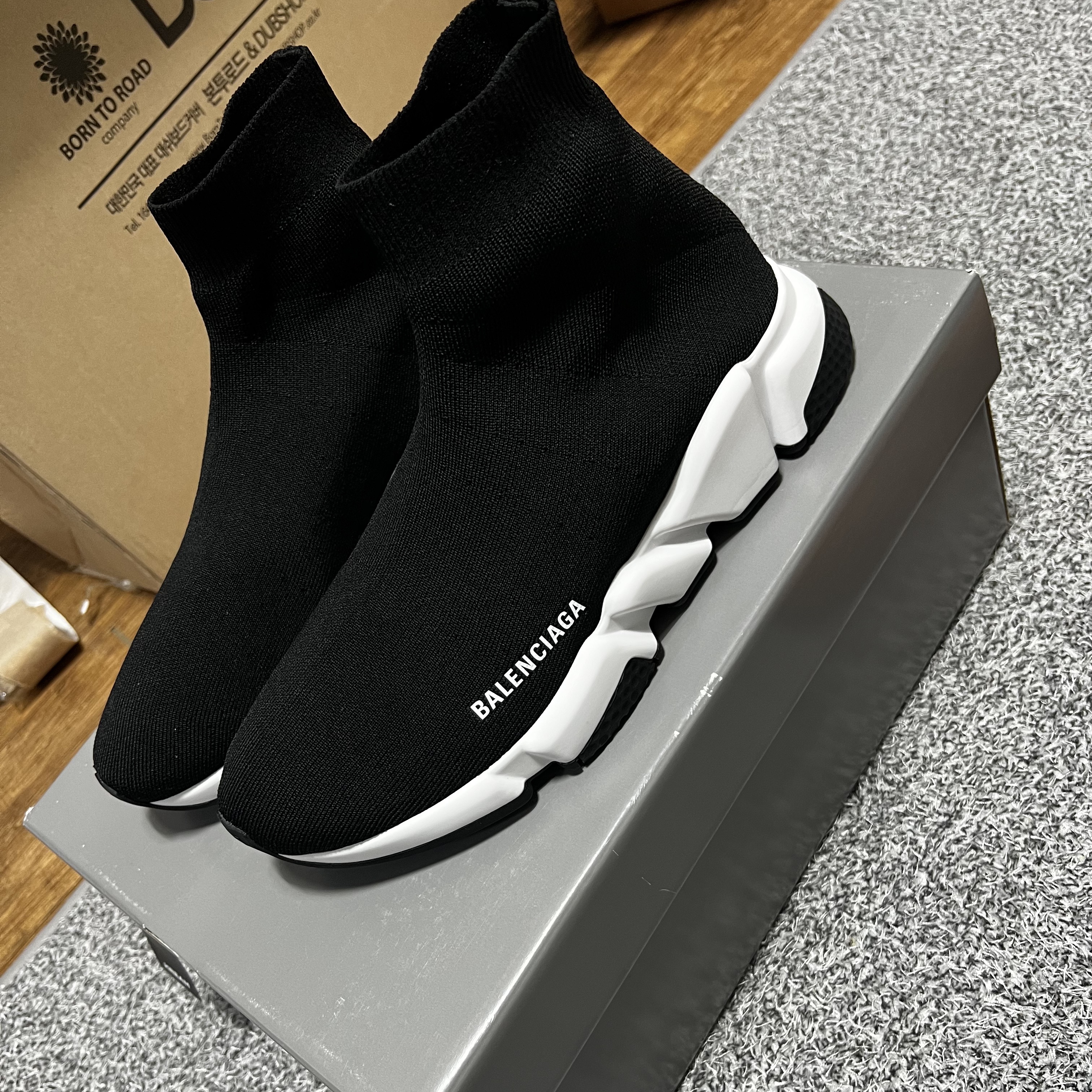 Balenciaga Speed Trainer Black White 2021/2022 착용 스타일