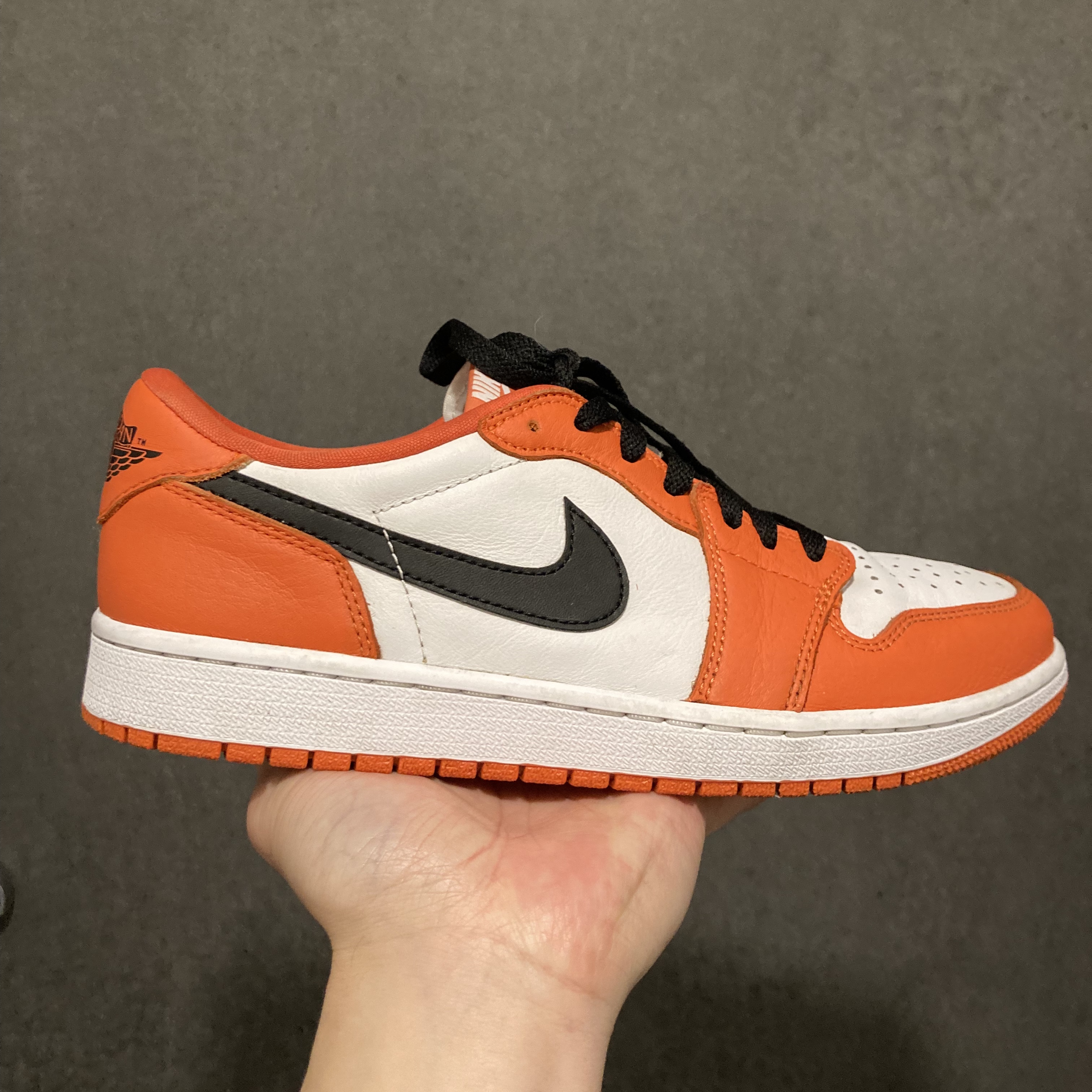 Jordan 1 Low OG Starfish 착용 스타일 - 2