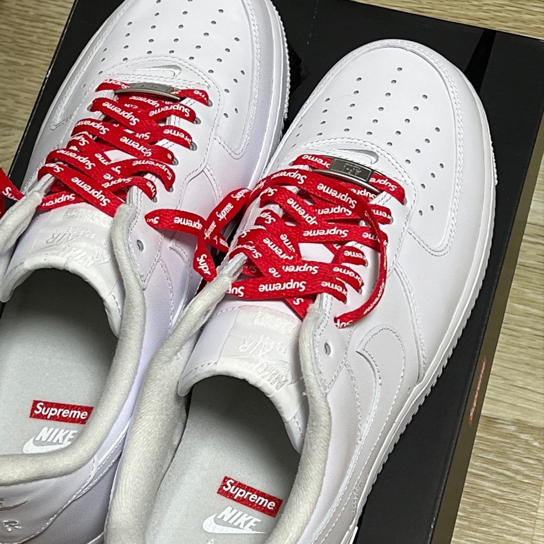 Nike x Supreme Air Force 1 Low White 착용 스타일