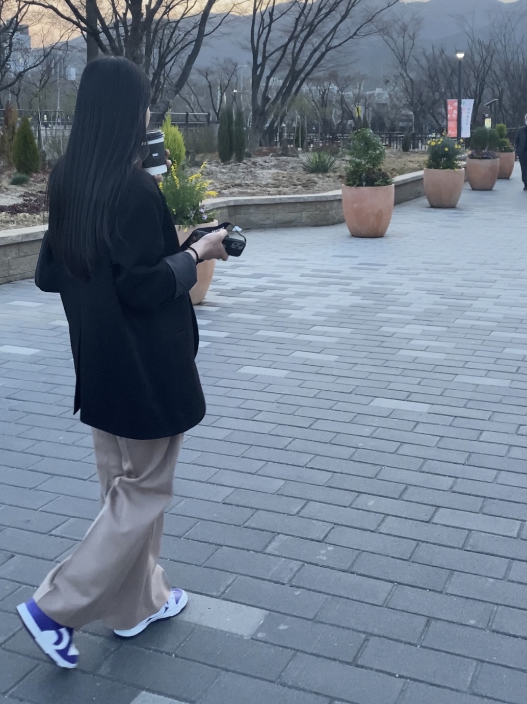 (W) Nike Dunk Low SE Flip 착용 스타일 - 3