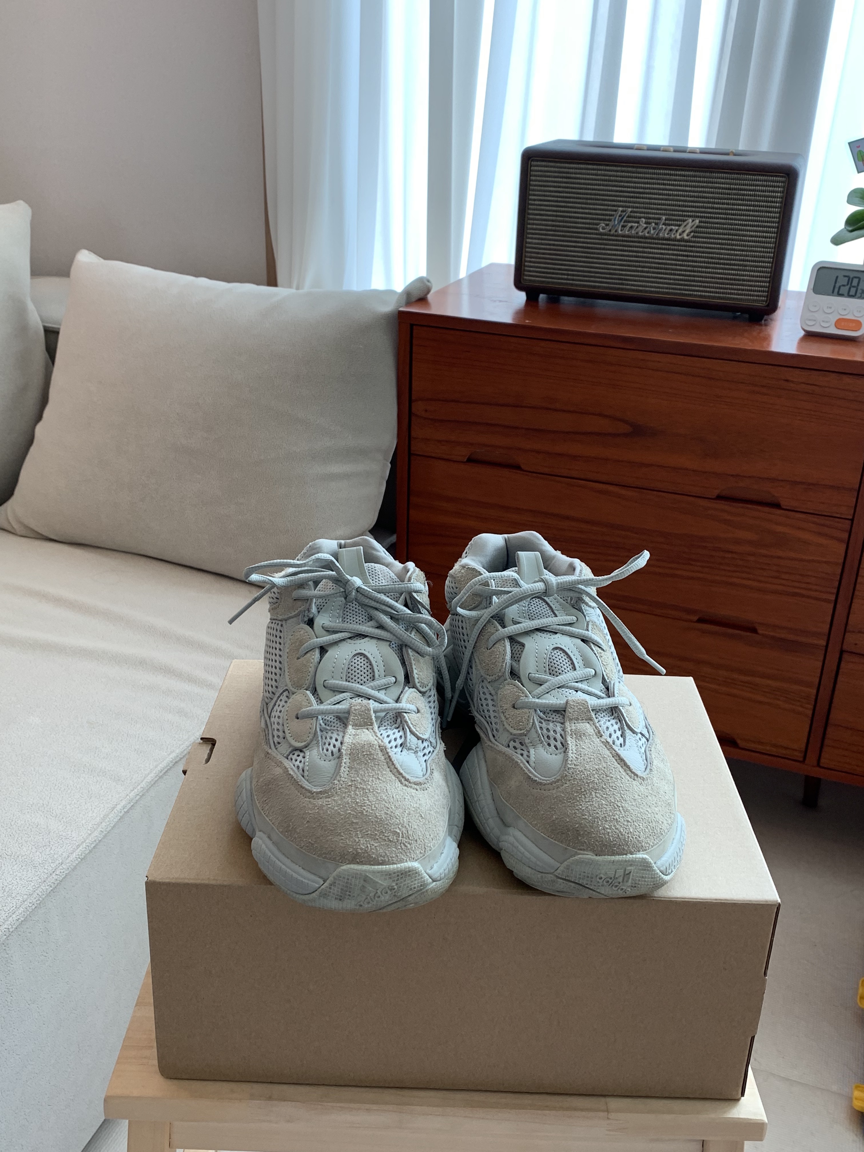 Adidas Yeezy Boost 350 V2 Beluga 2.0, Adidas Yeezy 500 Salt 착용 스타일 - 2