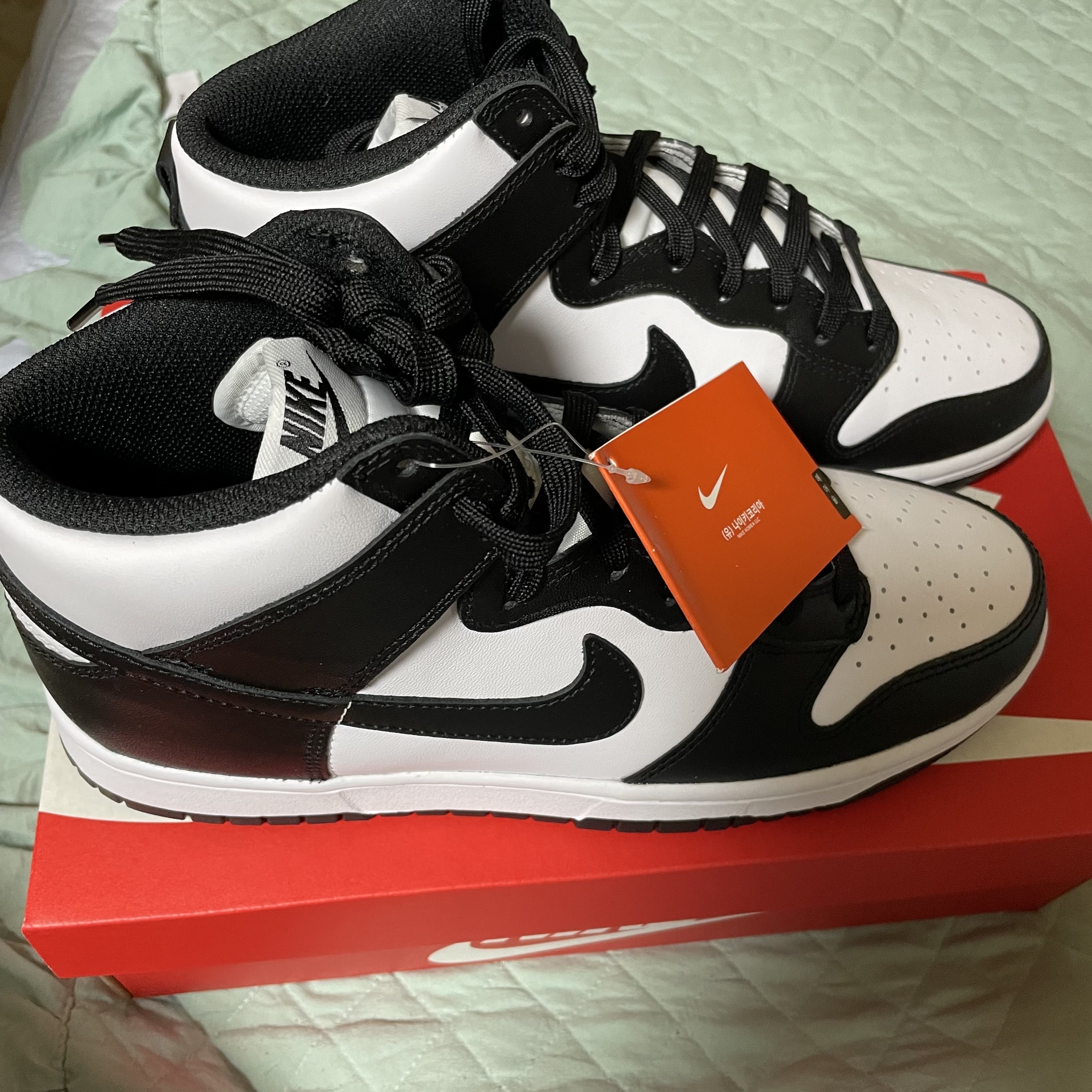 Nike Dunk High Retro Championship White 착용 스타일