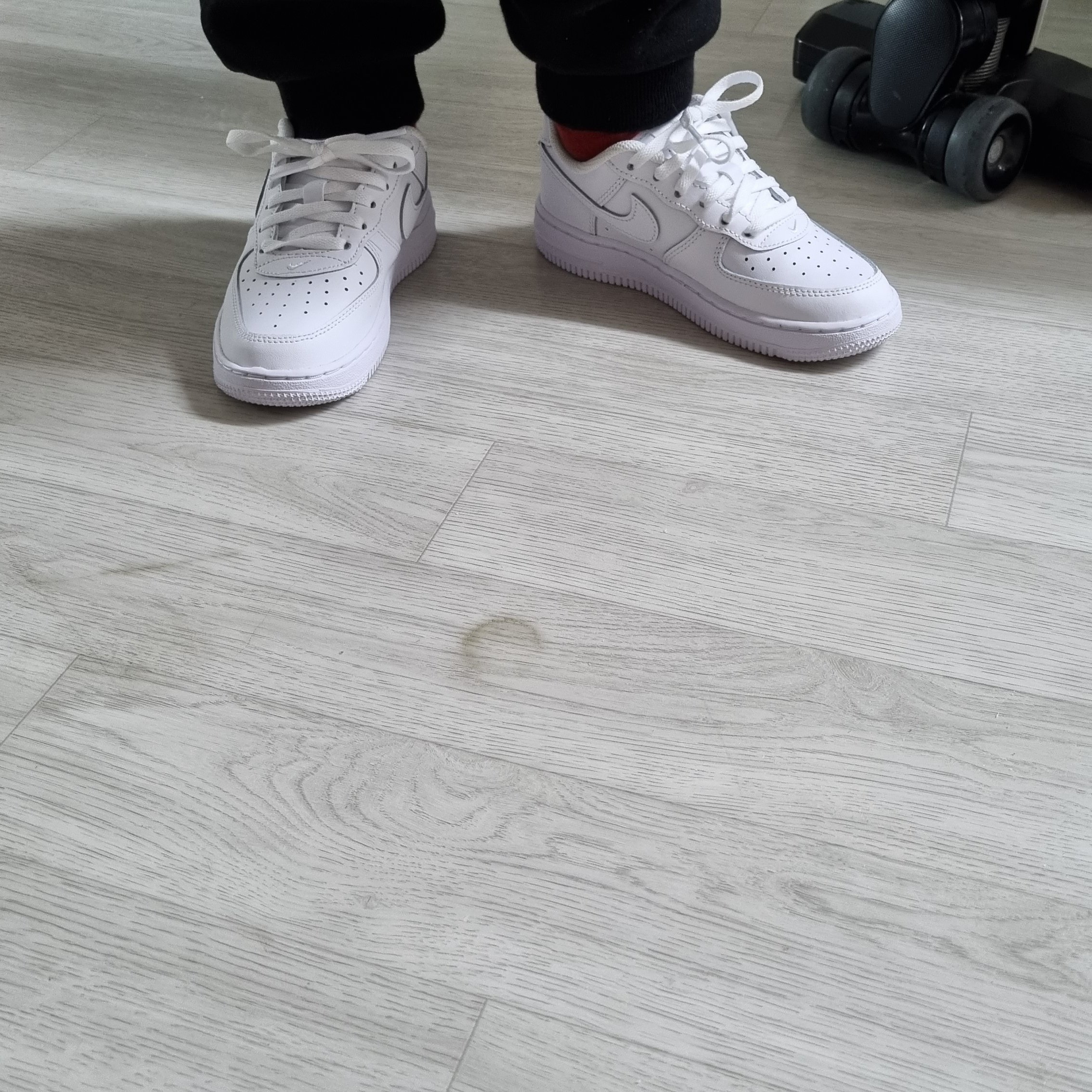 (GS) Nike Air Force 1 LE White 착용 스타일 - 1