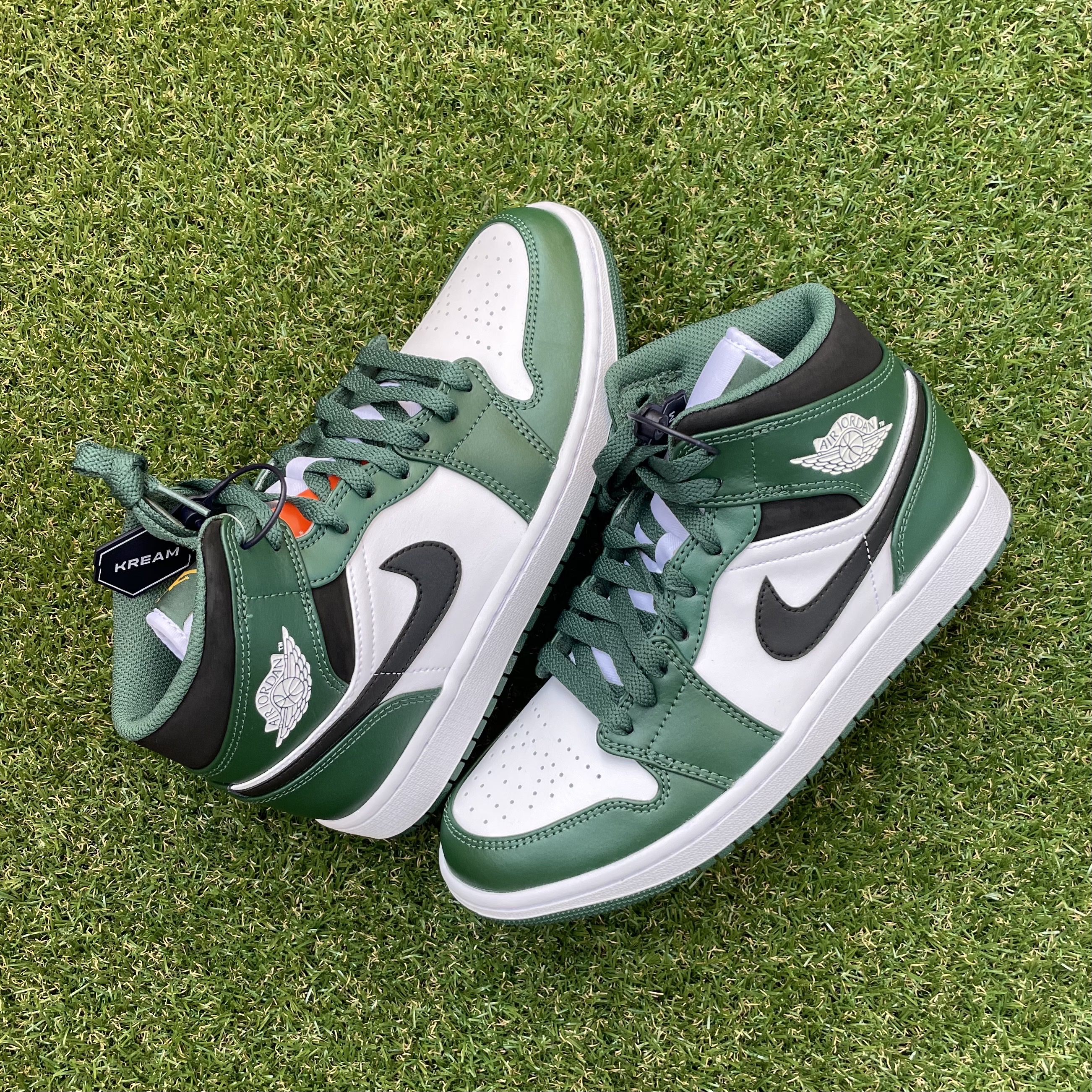 Jordan 1 Mid Sonics 2021, (GS) Jordan 1 Mid Sonics 2021 착용 스타일 - 2