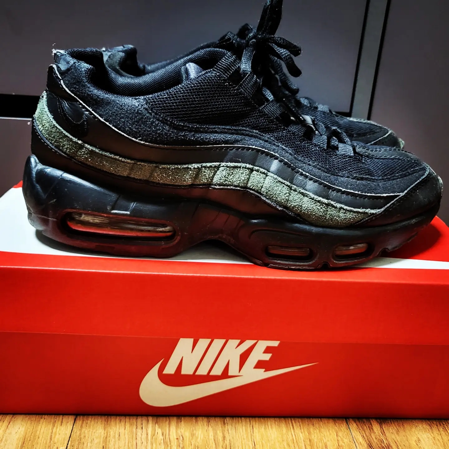 Nike Air Max 95 Essential Triple Black 2020 착용 스타일