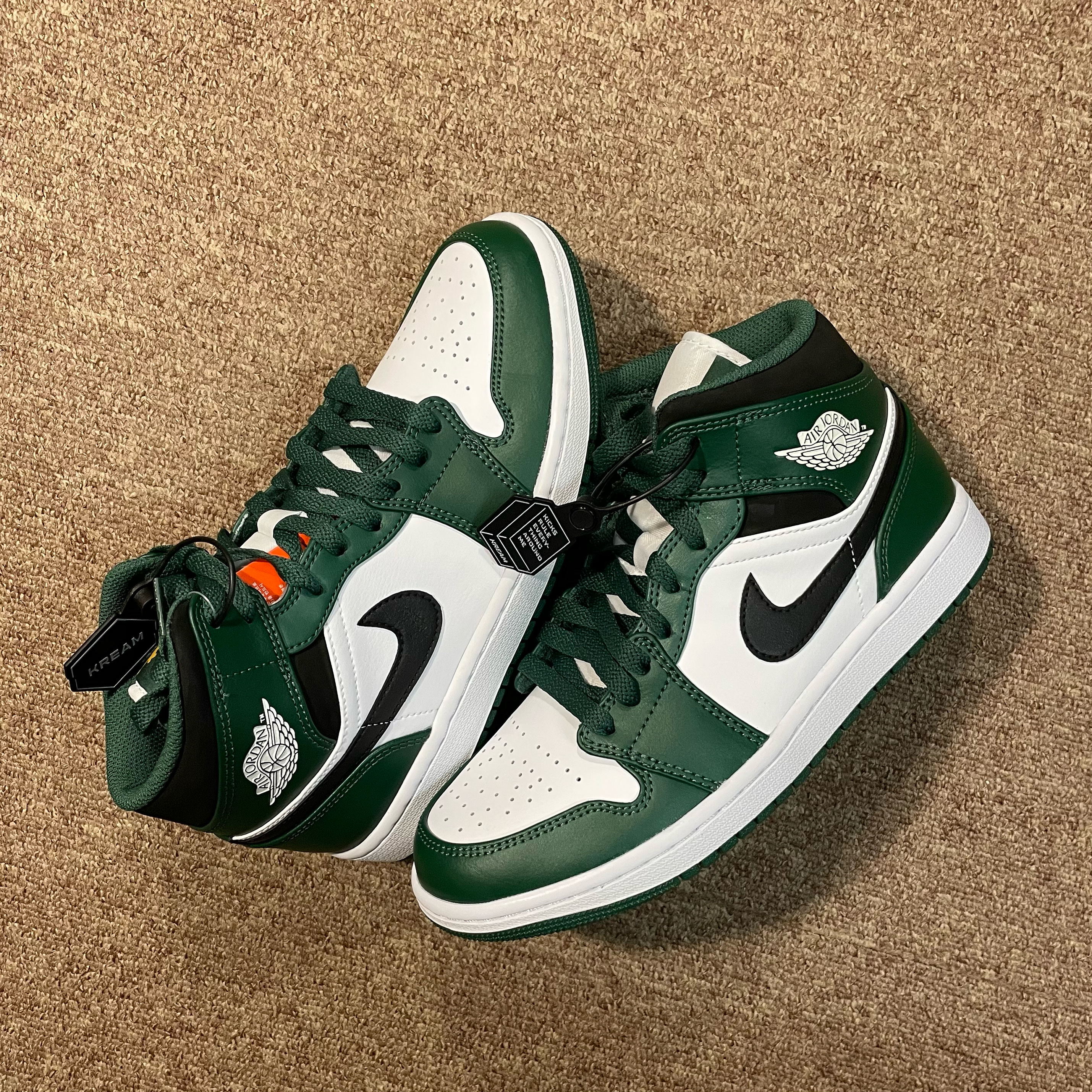 Jordan 1 Mid Sonics 2021, (GS) Jordan 1 Mid Sonics 2021 착용 스타일 - 1
