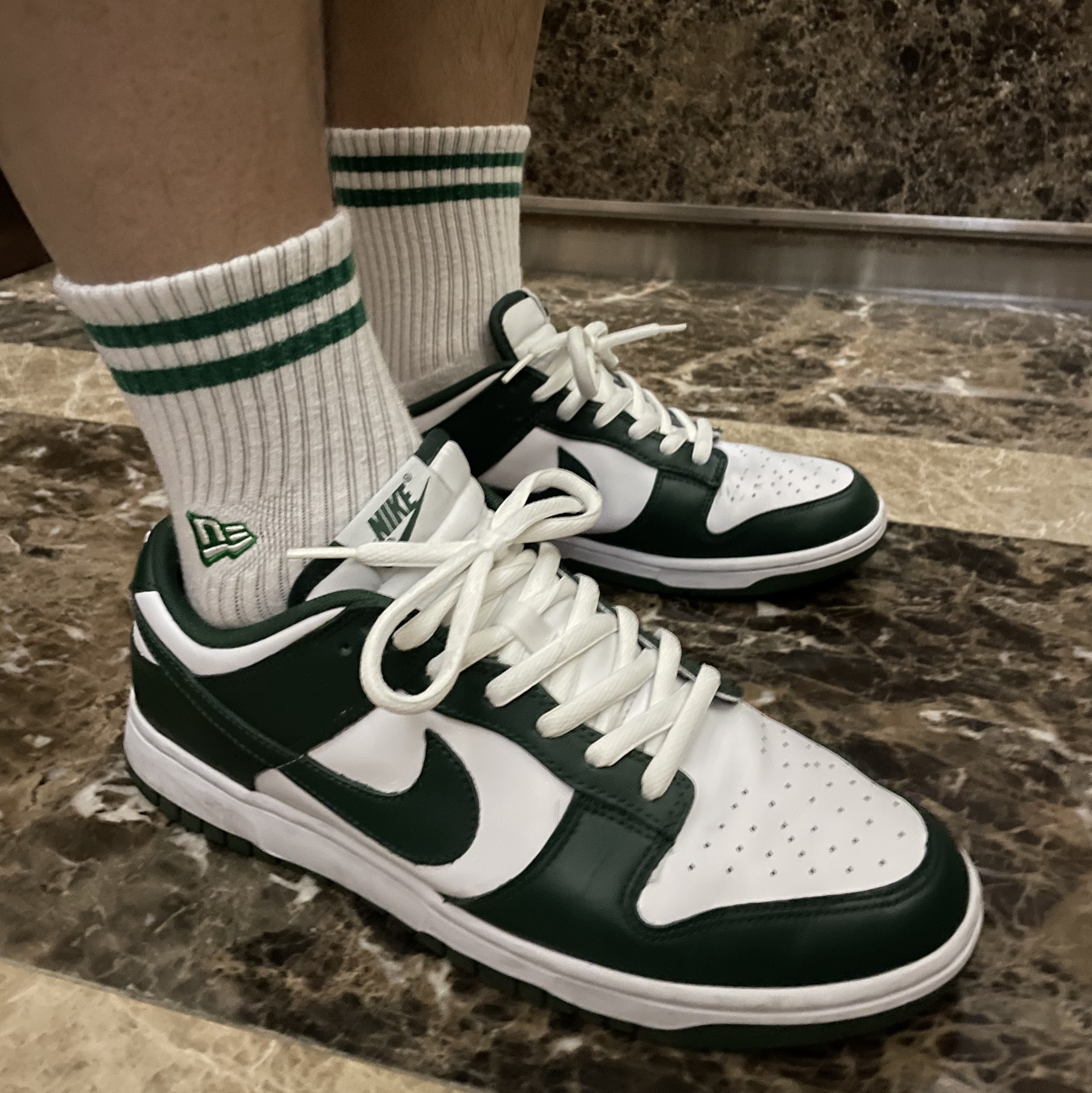 Nike Dunk Low Retro Varsity Green, Supreme Logo Stripe Jacquard Denim Camp Cap Blue - 20FW 착용 스타일 - 2