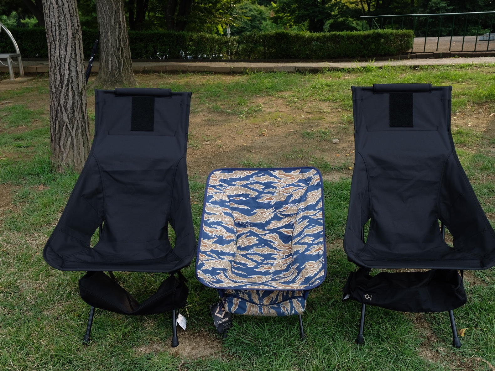 Helinox Tactical Sunset Chair Black 착용 스타일